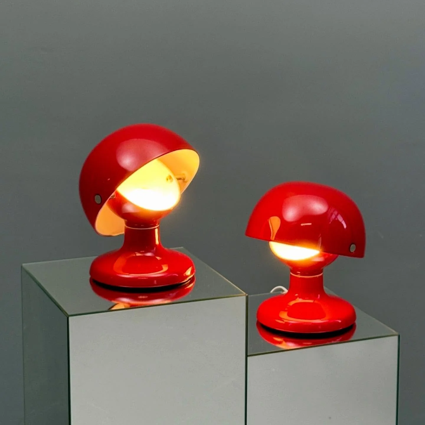 Junker Tischlampen von Afra &amp; Tobia Scarpa f&uuml;r Flos

❌
H21 D18

#flos #afratobiascarpa #designlamp #midcenturylamp #vintagelamp