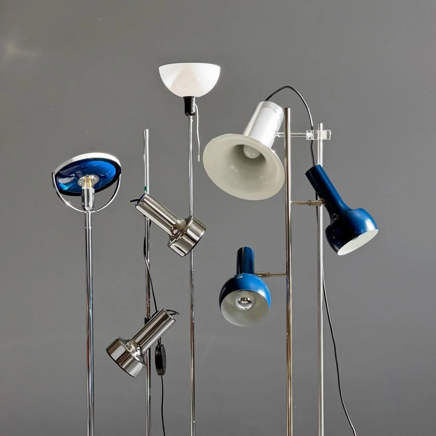 Standing lights

Stralux von Carl Jacob Junker 320 Chf

Doppelspot Chrom 240 Chf

Lehni von Andreas Christen 240 Chf

Doppelspot Blau 320 Chf

Spotlampe von Raak 340 Chf

#spotlampe #stehlampe #standinglamp #raak #lehni