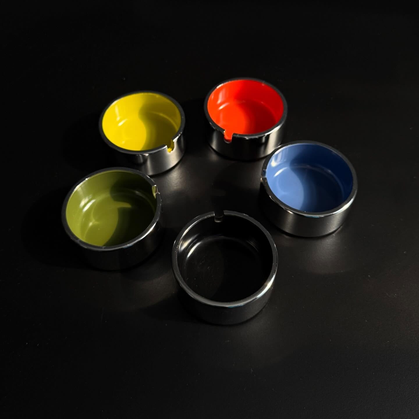 Aschenbecher von Isamu Kenmochi, 5er Set

150 Chf

#isamukenmochi #ashtray #aschenbecher #vintageaccessories #thelittlethings