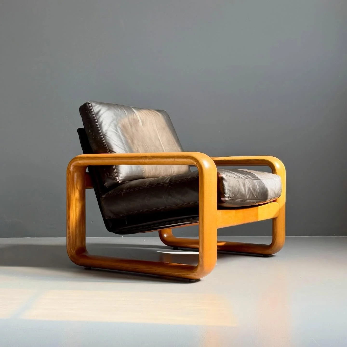 Ledersessel Hombre von Burkhard Vogtherr f&uuml;r Rosenthal Studio-Line

650 Chf
B84 T80 H75 SH35

#rosenthal #burkhardvogtherr #ledersessel #studioline #vintagesessel