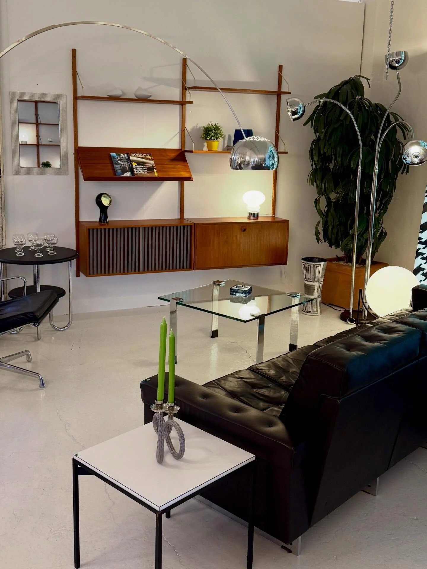 Samstag ge&ouml;ffnet 
10 - 17 ☀️ 

#vintageshop #midcenturyshop #kantonz&uuml;rich #z&uuml;richsee #goldk&uuml;ste