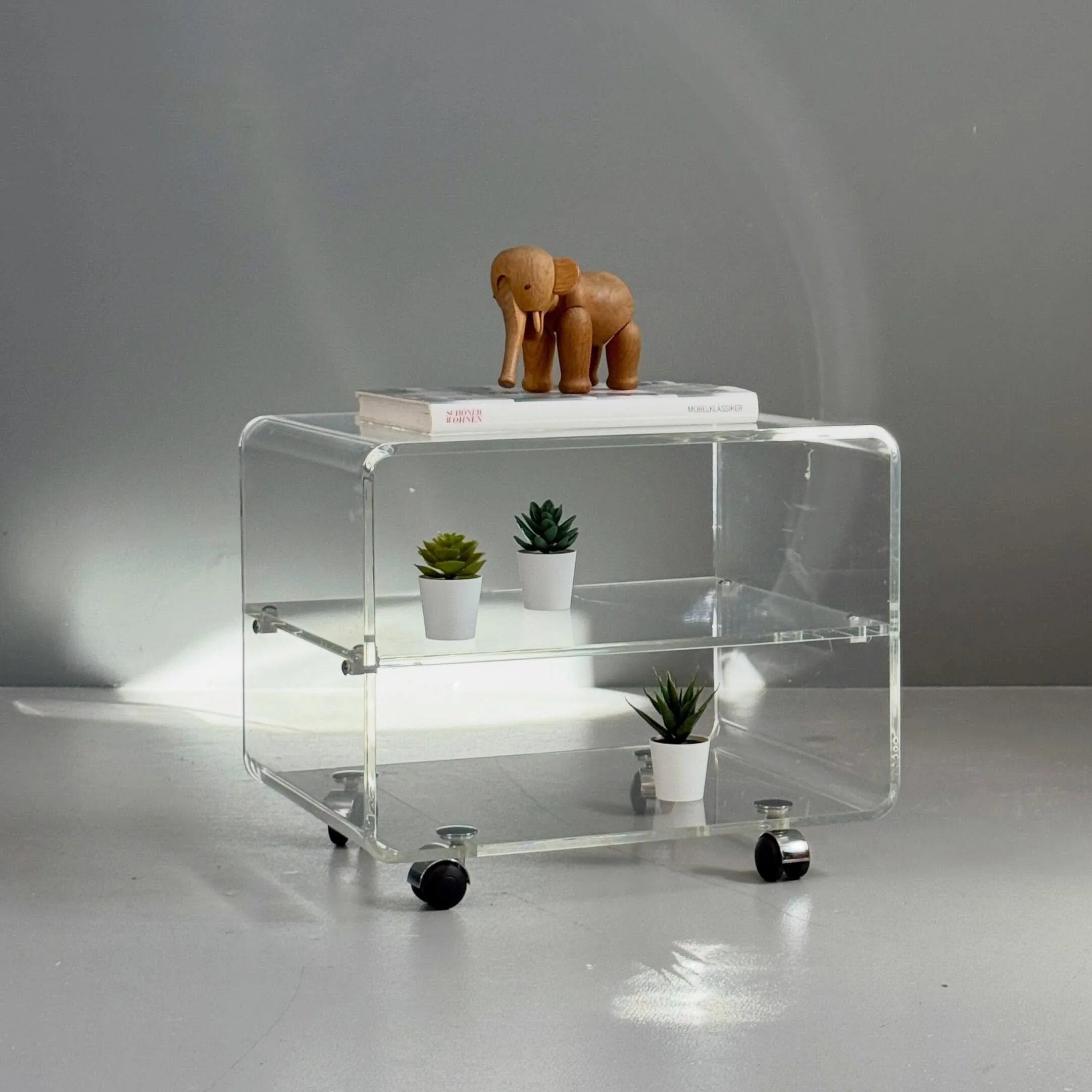 The Invisible

Acrylglaswagen
220 Chf
L50 B37 H40

#acrylglas #beistelltisch #zuhauseistsamsch&ouml;nsten #zuhauseimgl&uuml;ck #gem&uuml;tlicheszuhause