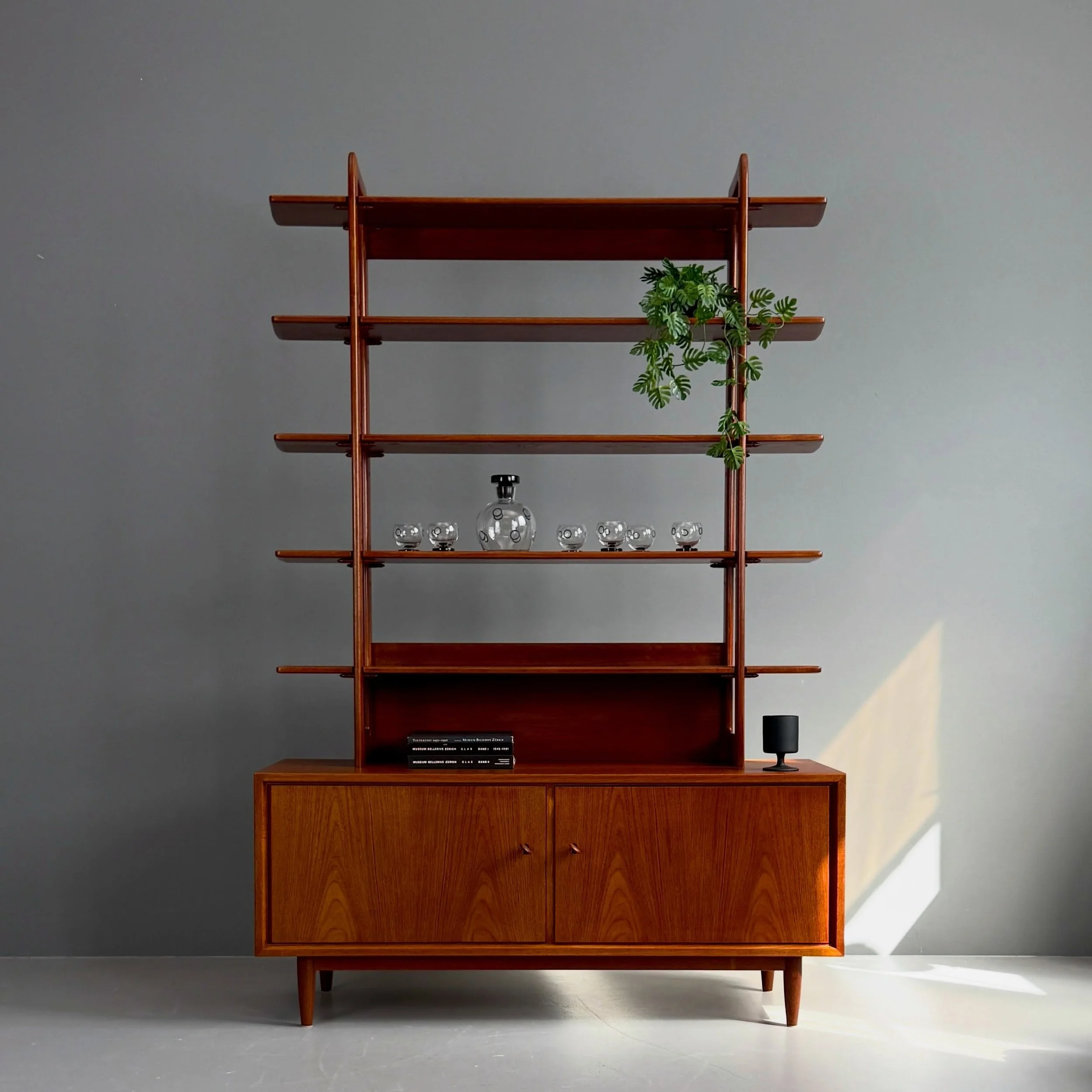 Swiss Teak Sideboard - Regalsystem 

1750 Chf
B120 T44 H180

#swissteak #teakfurniture #vintagehome #midcenturymodernfurniture #vintagem&ouml;bel