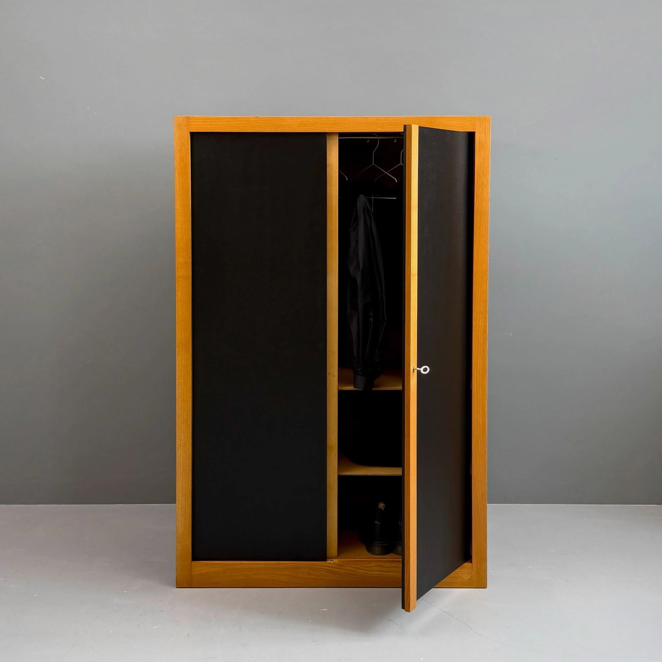 Pavatex Kleiderschrank Sparta, Wohnhilfe CH

950 Chf
B100 T58 H151 

#kleiderschrank #pavatex #wohnhilfe #schweizerm&ouml;bel #arthurmilani