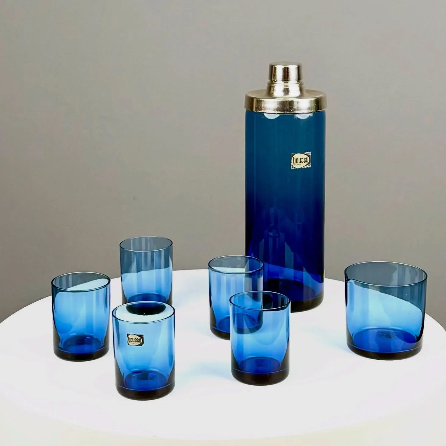 Set of Boussu blue Shaker &amp; Glasses, Belgium

160 Chf

#boussu #vintageglassware #blueglass #vintageshakers #coloredglass