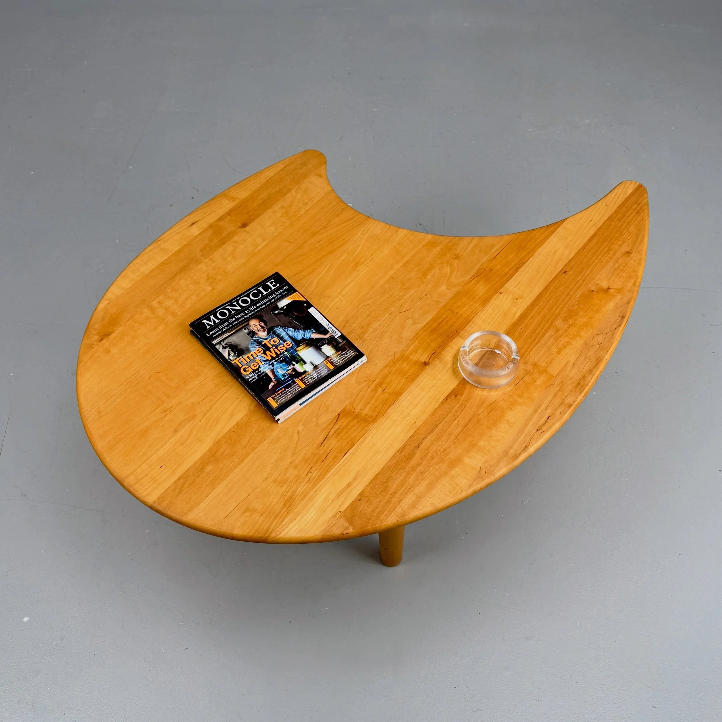 Coffee Table by  Aksel Kjersgaard 

480 Chf
L120 B85 H40

#akselkjersgaard #danishdesign #danishfurniture #monoclemagazine #coffeetable