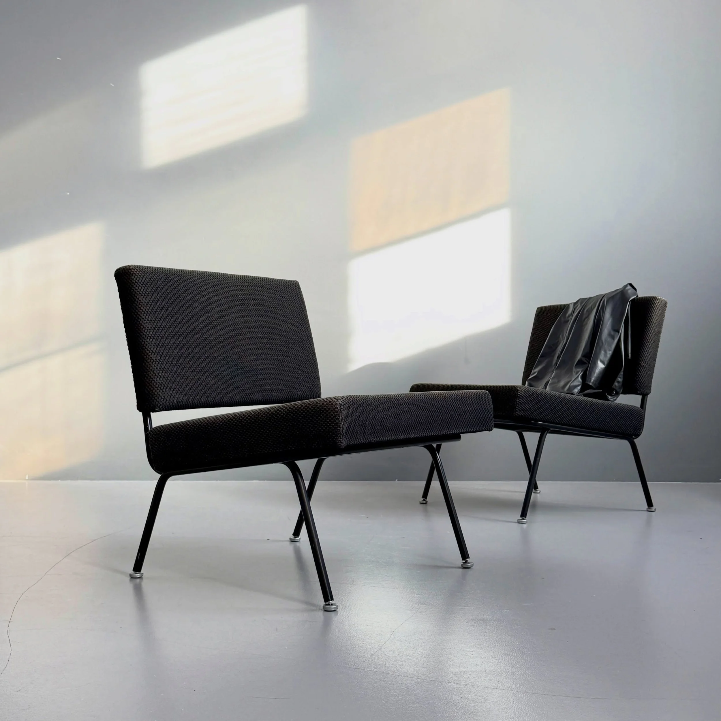 Florence Knoll Sessel Modell 31

950 Chf / Stk.
B62 T70 H75 SH37

#florenceknoll #knoll #vintagechair #designklassiker #knollinternational