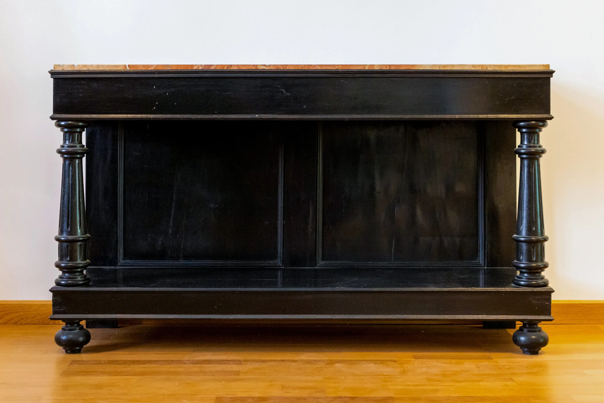 01.24 Sideboard and mirror