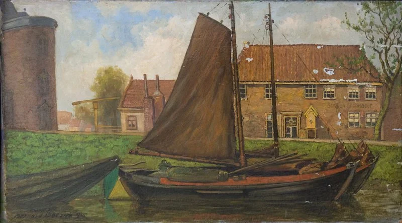 05.30 Moored river boat 