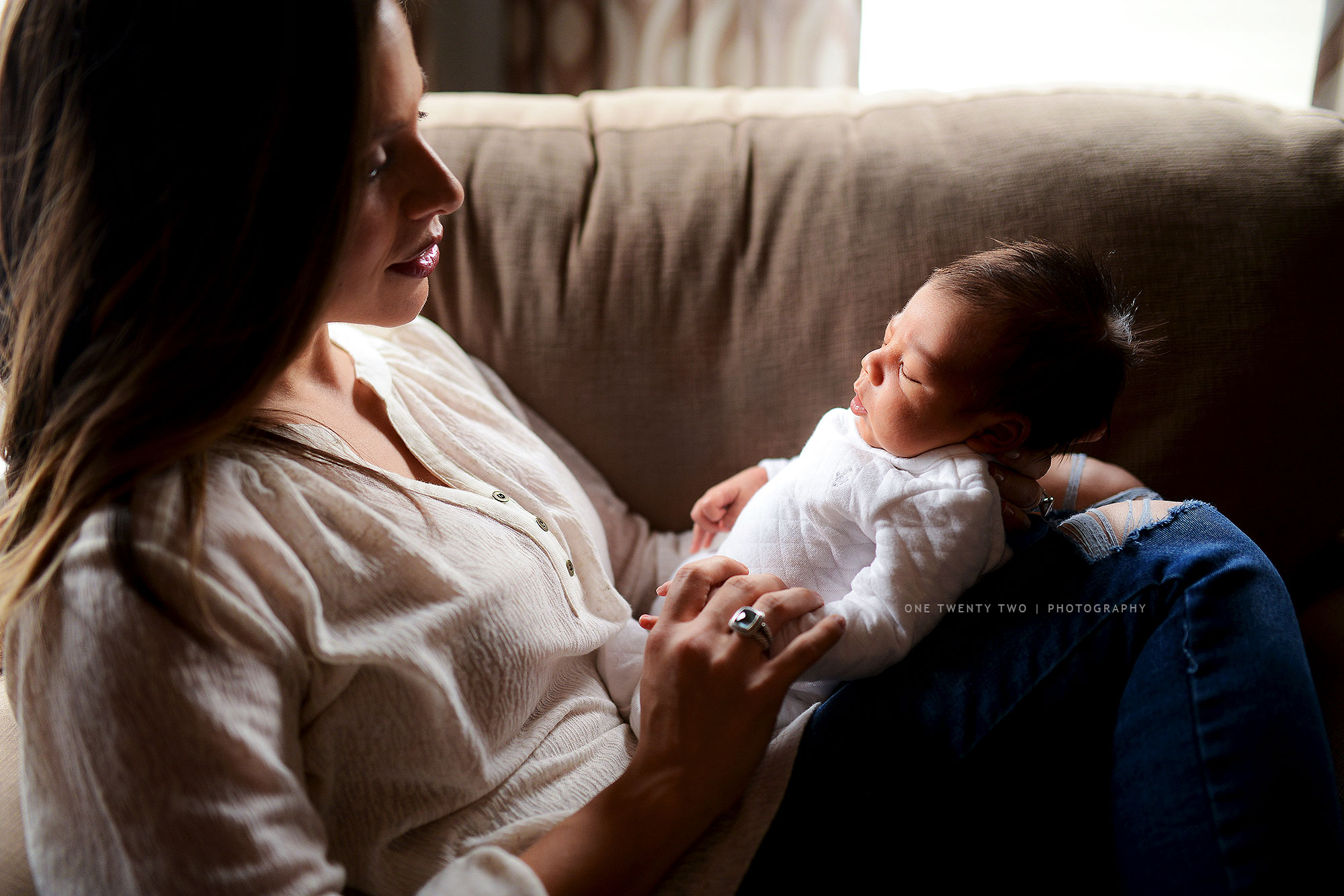 brentwood-missouri-mother-and-newborn-top-baby-photographer-one-twenty-two.jpg