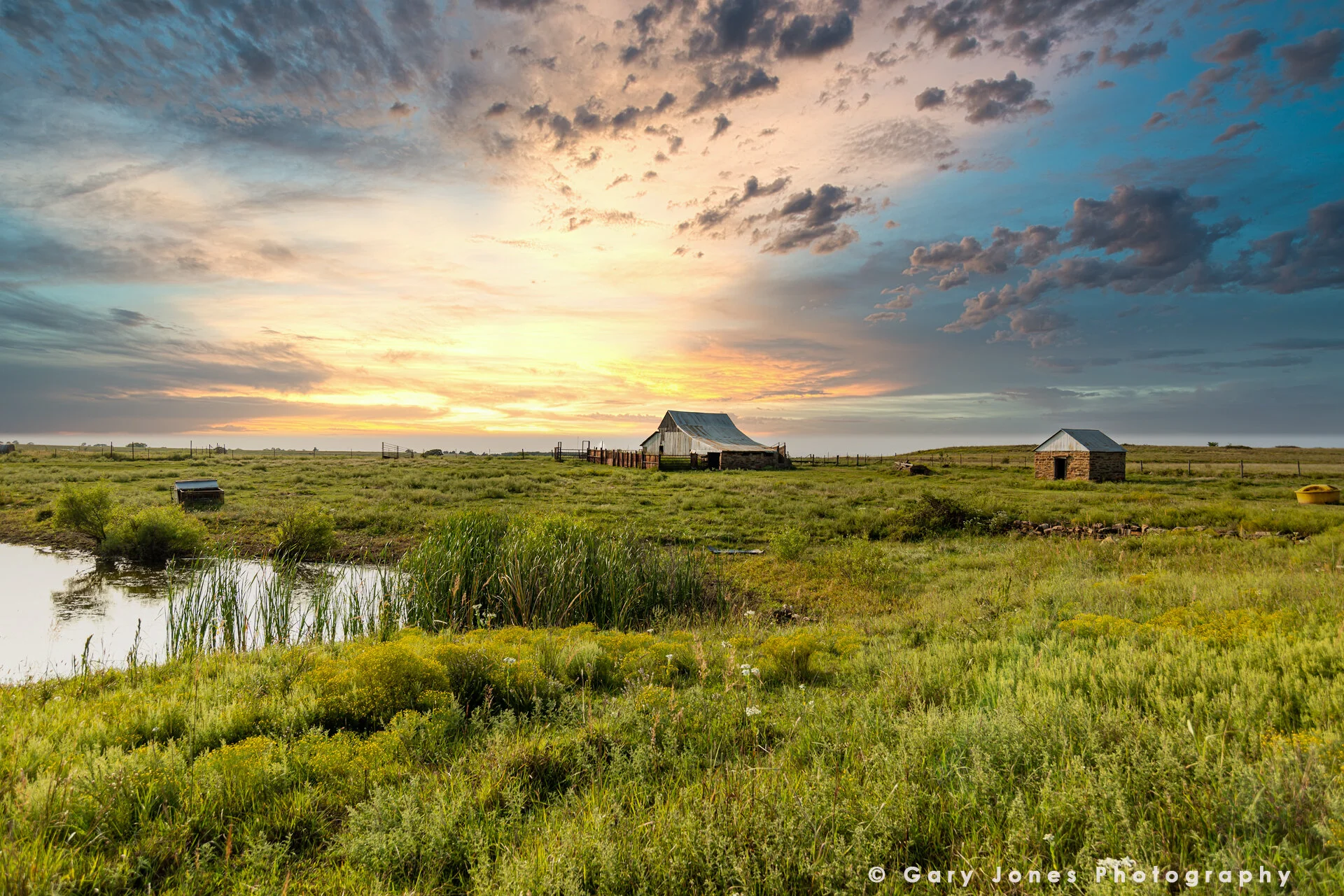 GRJ9234_Barn_at_Sunset.jpg