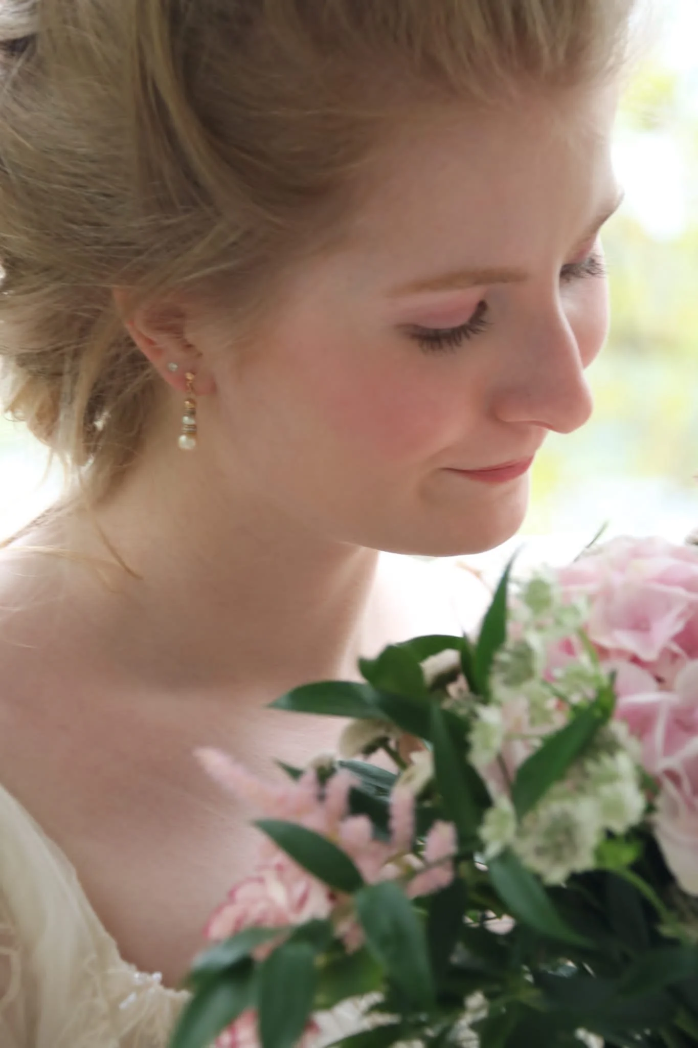 Demure bridal look Tampere Finland.JPG