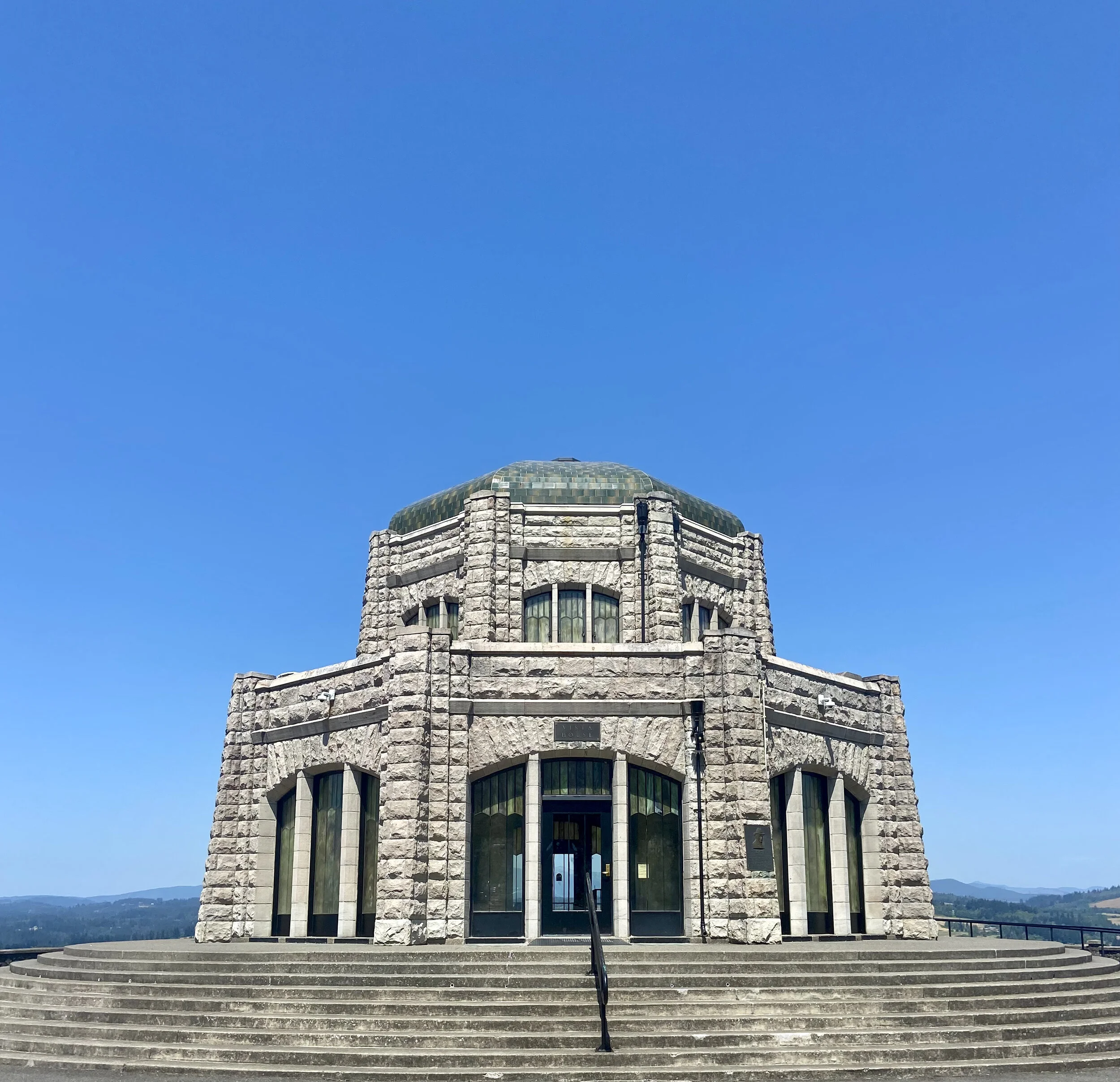 Crown Point State Scenic Corridor and Vista House