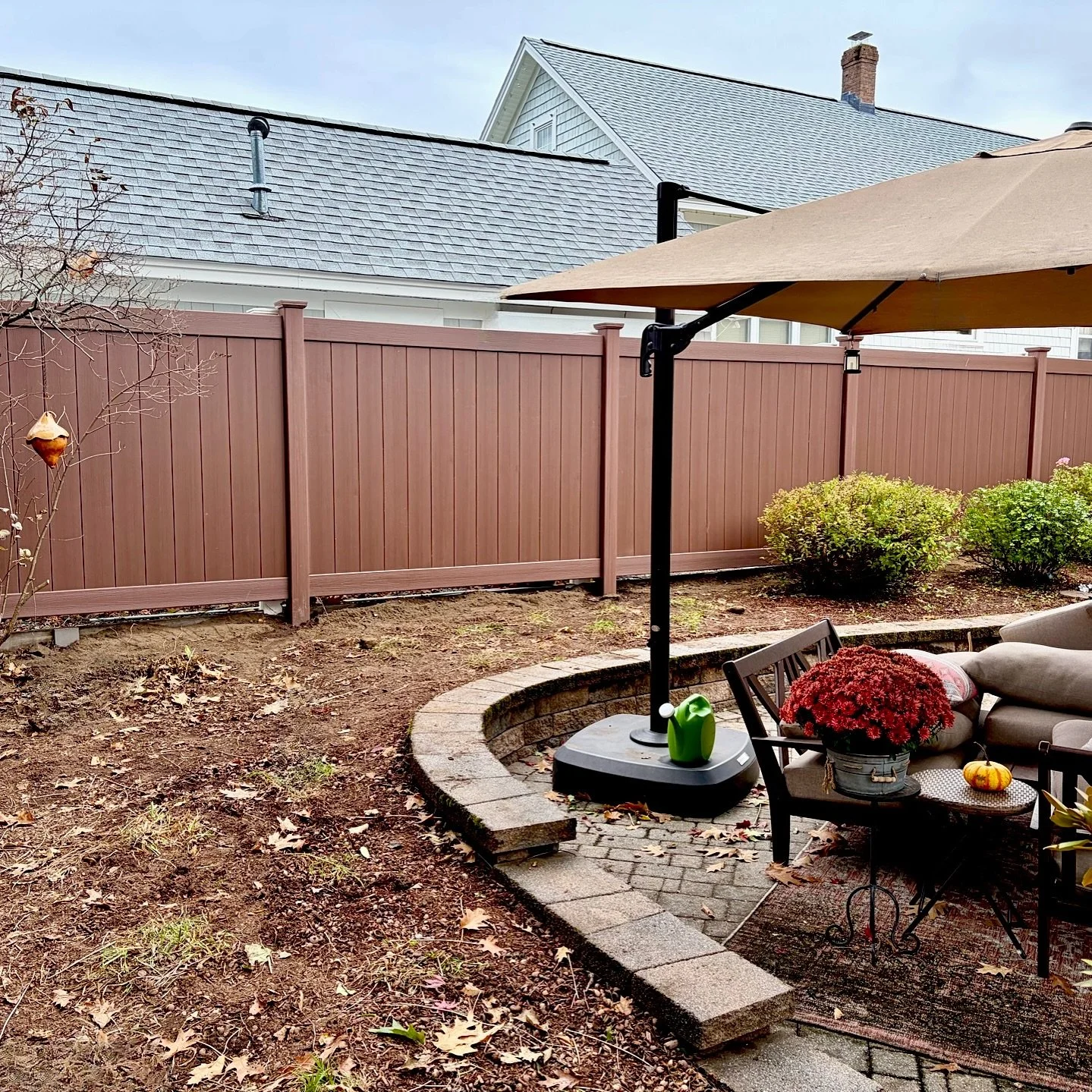 When premium is what you desire, look no further 🛑 ✋ 

Featuring @catalystfence and their stunning Newbury Premium Brazilian Blend Textured Woodgrain Solid Vinyl Privacy 🔥 

If the highest quality fence material is what you desire, give us a call ?