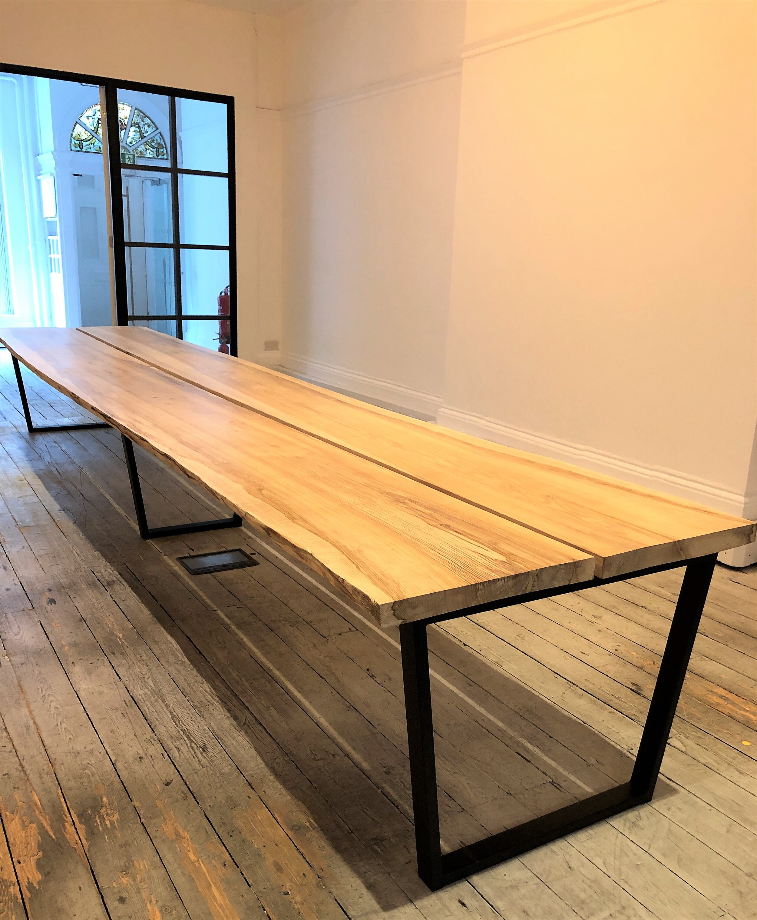 val desk.jpg