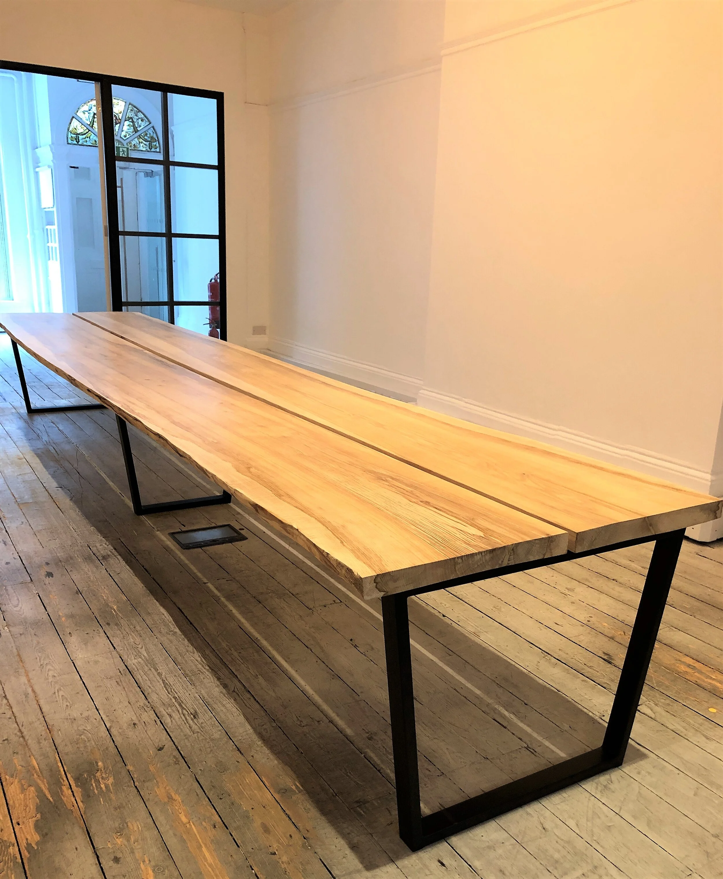 val desk.jpg