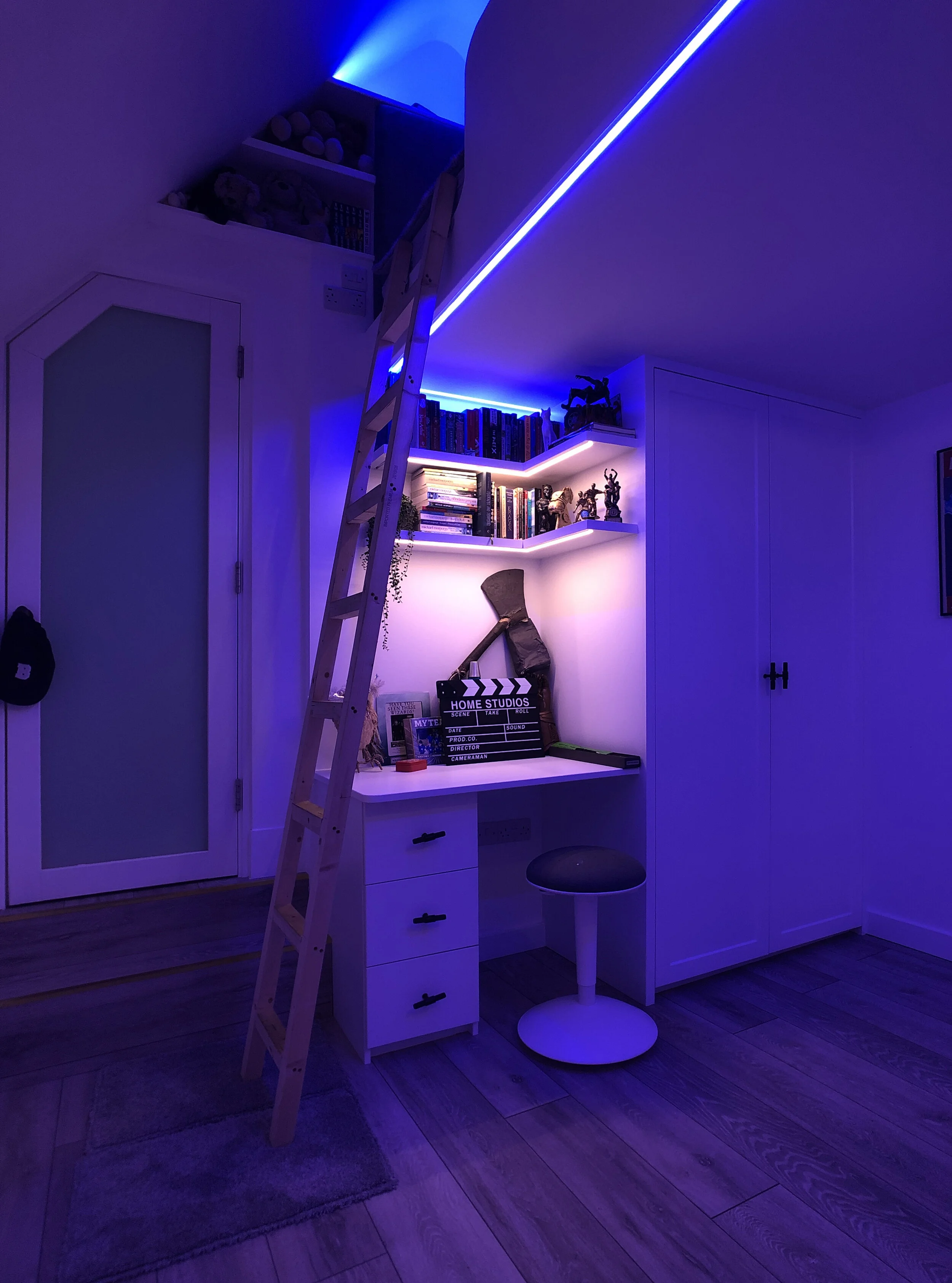 BED 2 BLUE.JPG