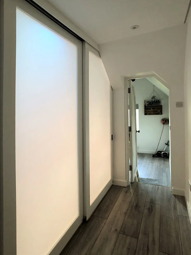 BED 1 DOORS CLOSED_opt.jpg