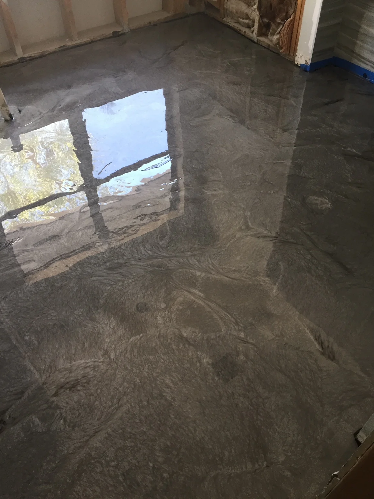  Residential application - polished concrete, metallic epoxy 