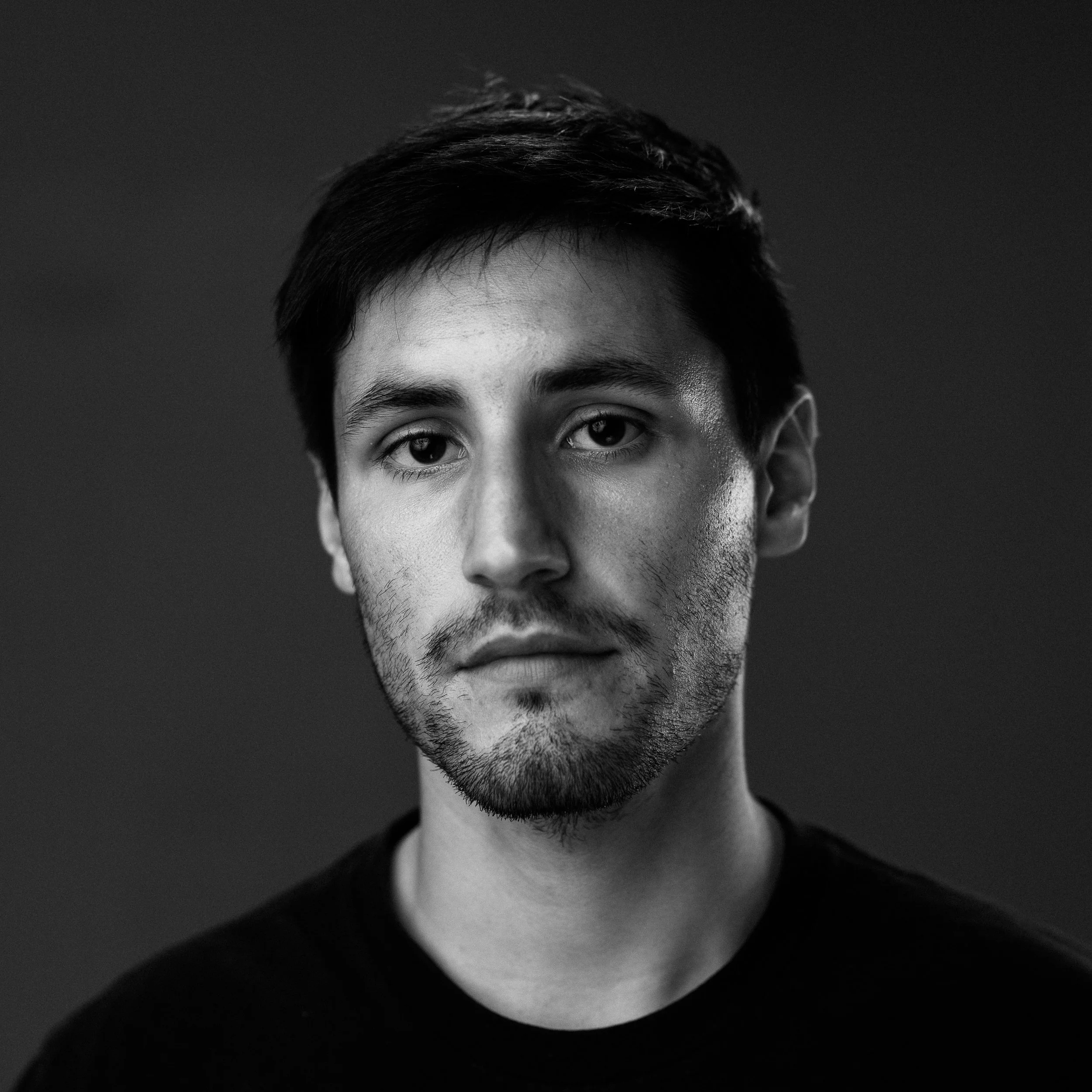 headshot of rolando robles, seattle cinematographer