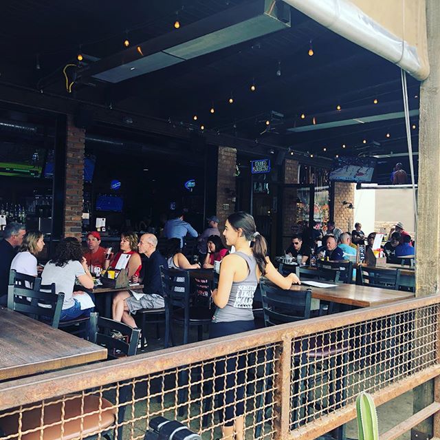 Patio Tour Day 27! #SpringTraining2019 ⚾ might have ended, but #OldTownScottsdale is still packed with people. Grab a seat at @coldbeersandcheeseburgersaz 🍻🍔🍻🍔 for #MarchMadness 🏀 tomorrow and enjoy some #TotChos! #patiolife #ifyouhaventhadTotCh