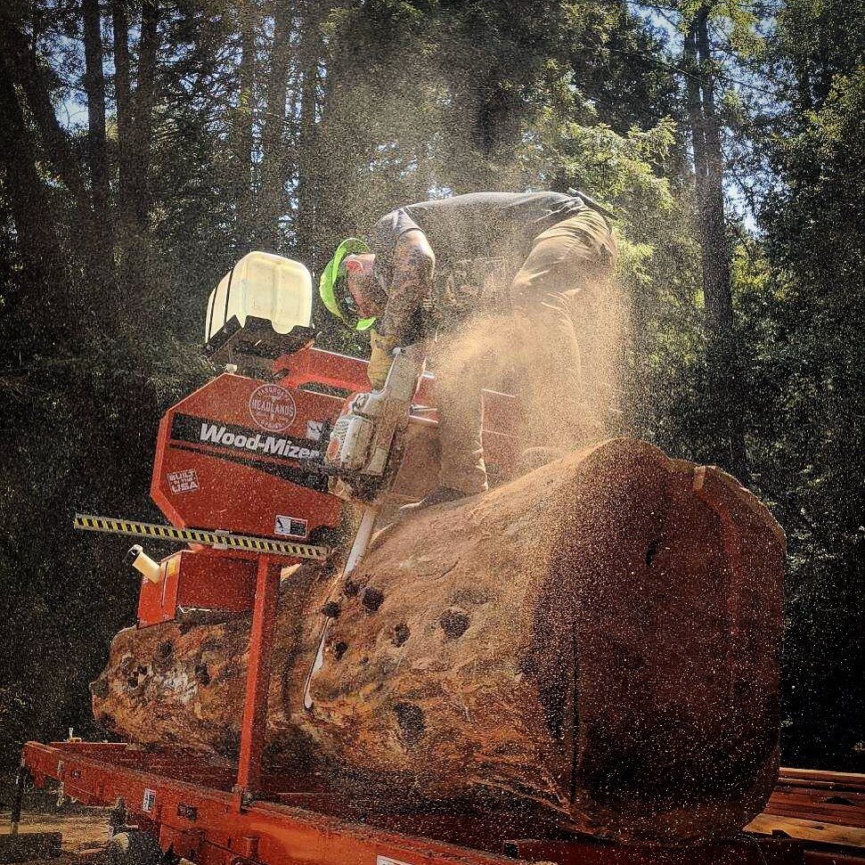 Milling down some redwood with our @woodmizer for our friends @firstfieldfarmstead #woodmizerlt15 #mobilemilling #millbilly @stihl