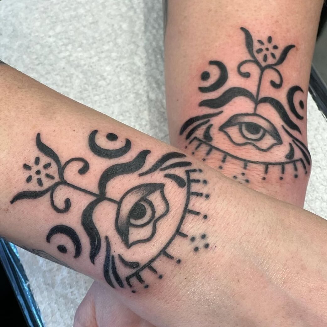 @tinyxtatter is crushing it right now! Rina is wheeling and dealin mon, tue, fri and sat and she is accepting appointments as well as walk-ins, contact her directly for booking and more information!