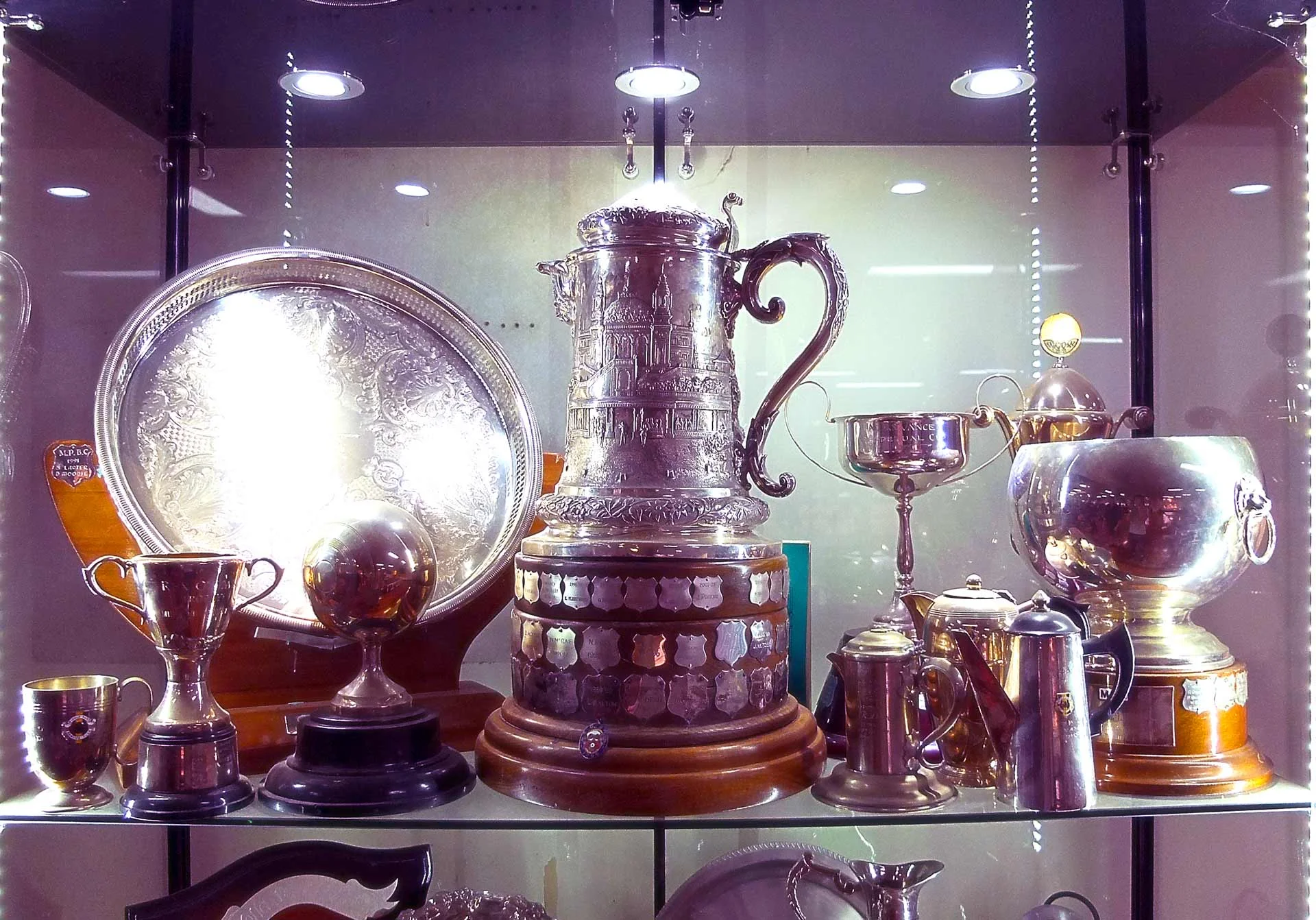 MPBC_SQsp_1920pxBanner_Trophy.jpg