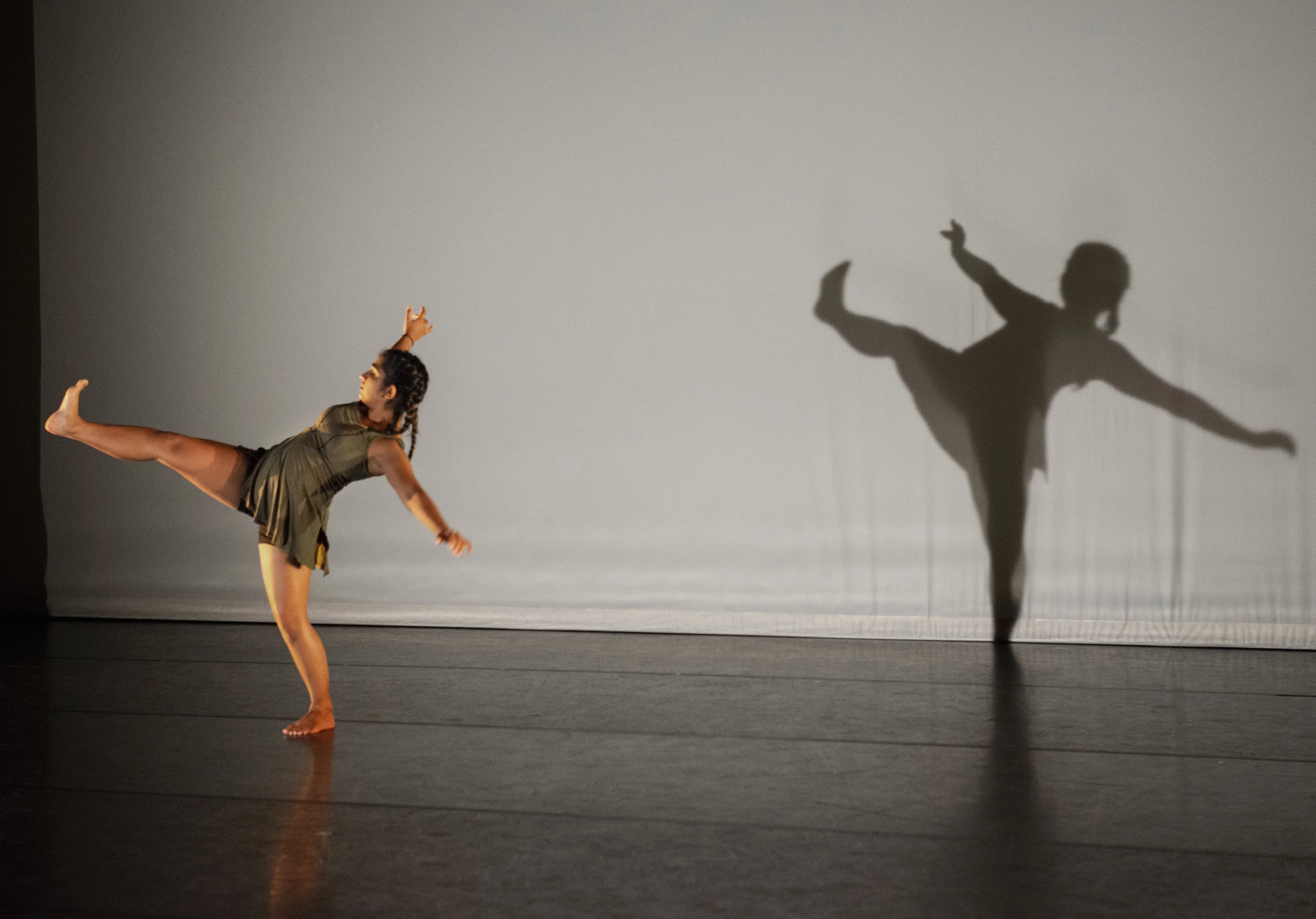 “UMoves.” Photo by David Andrews, property of The University of Maryland School of Theatre, Dance and Performance Studies, 2019. All Rights Reserved.