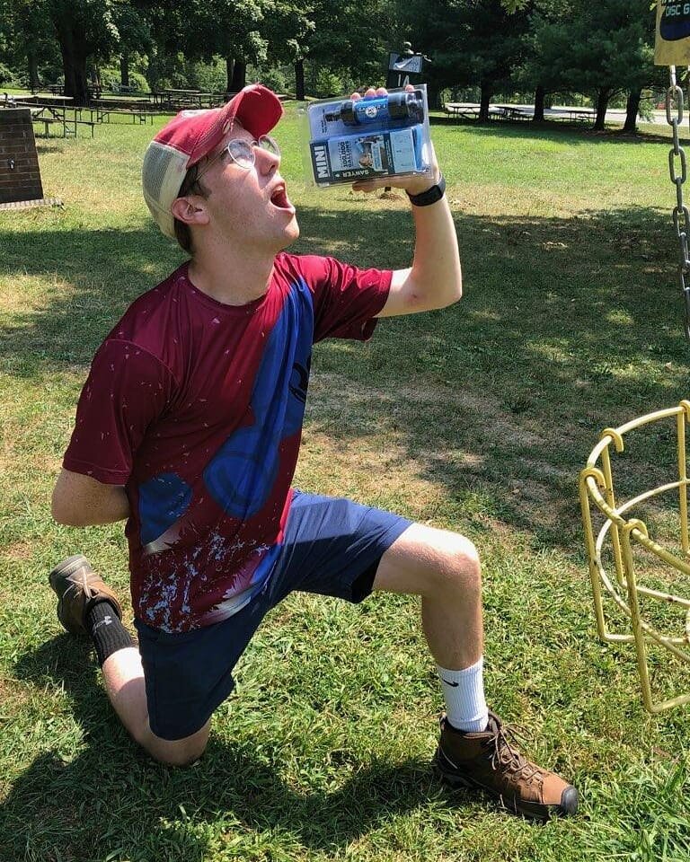 Congrats Tom on the sweet portable water filter from @sawyerproducts on the CTP for today's League! Thank you again @sawyerproducts for the awesome prize support. Check out their great outdoor gear and top notch Tick defense products! 

#discgolf #ou