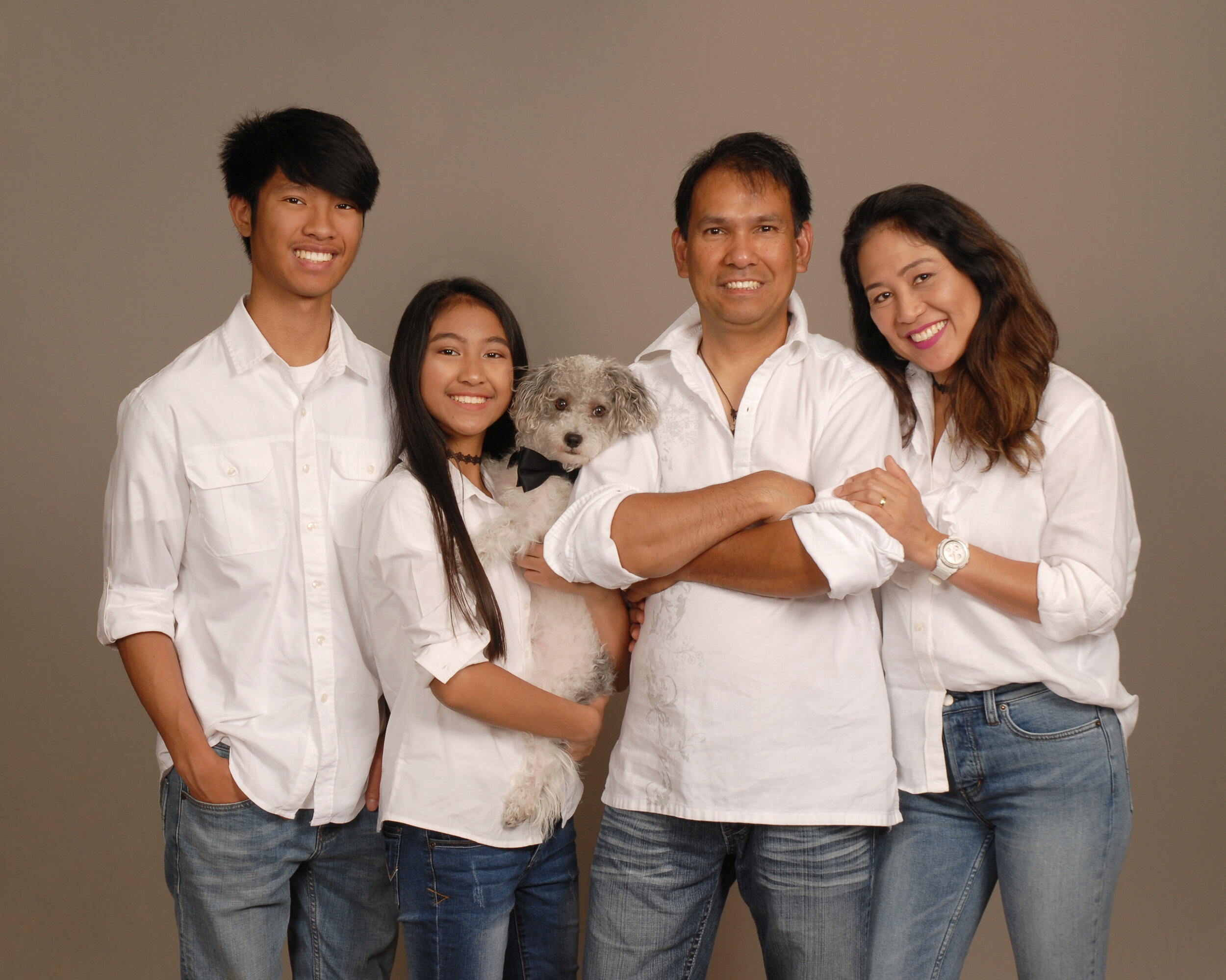Family_4 with Dog.jpg