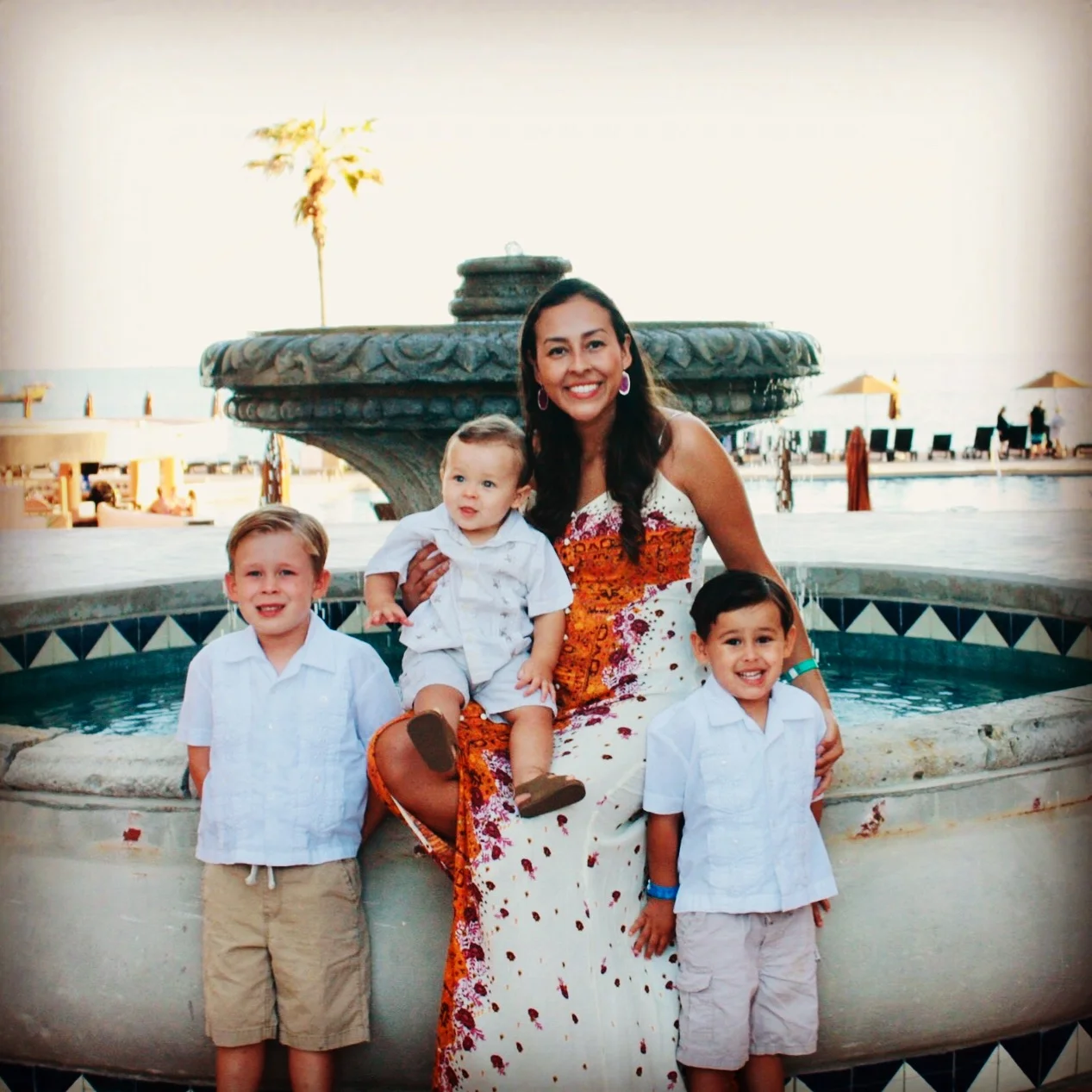 ¡Se necesita un pueblo! (Sí, me refiero a esos chulos en la foto!)