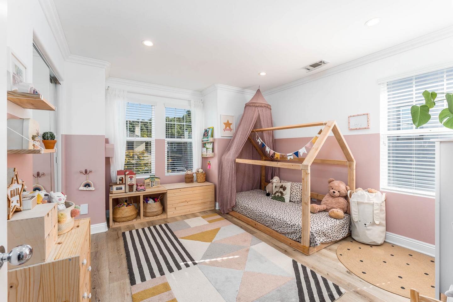 The way the kids rooms are furnished on this Ladera Ranch listing was awesome. If I had kids this would be the way to go 🔥

Looking for high quality photos/video for your next listing? DM @inlandrealestatephotography for details or go to www.inlandr