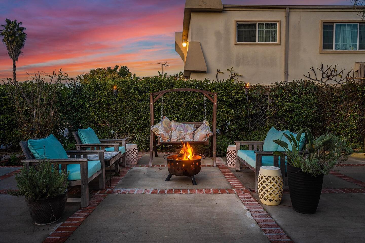 I love the rain and all but can we get back to our regular SoCal nights 🔥

Looking for high quality photos/video for your next listing? DM @inlandrealestatephotography for details or go to www.inlandrealestatephotography.com
.
#riversiderealestateph