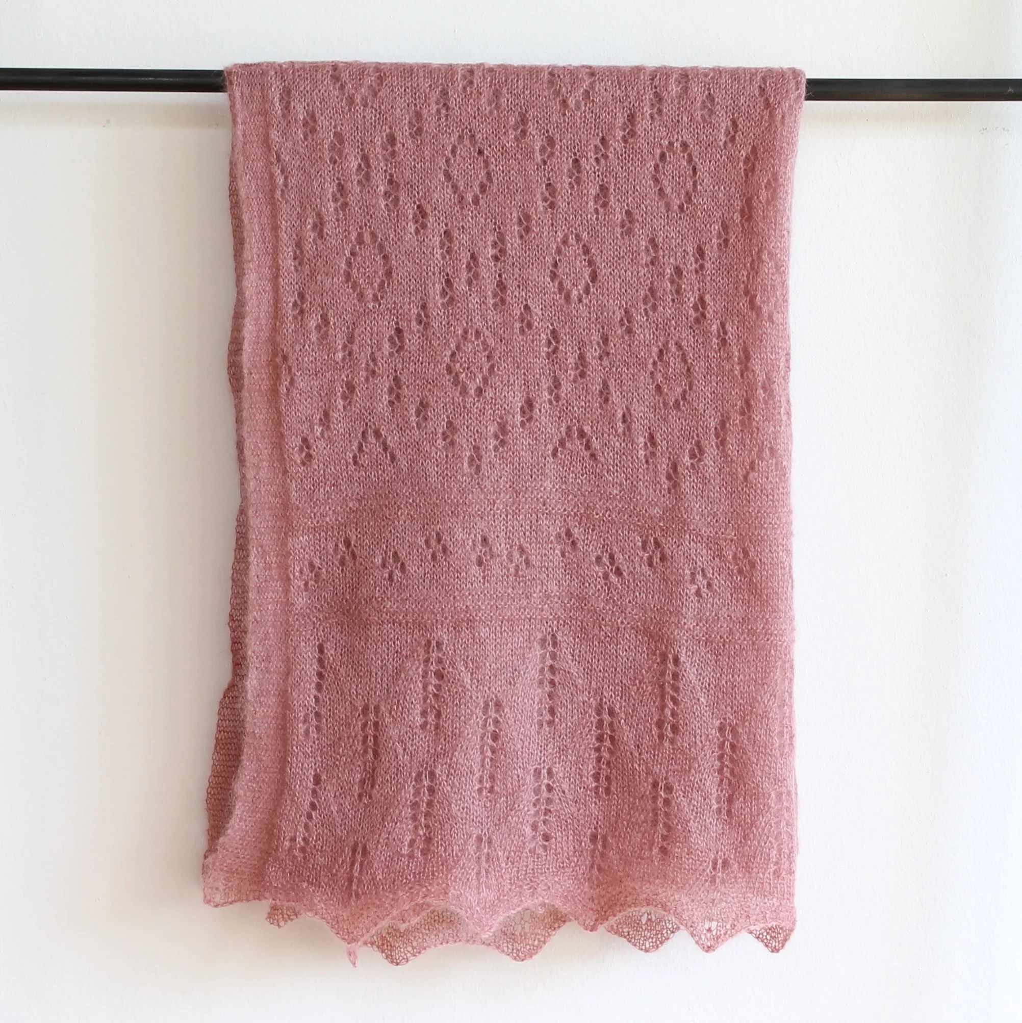 NordicKnit_Scarf_Pink_02-min.jpg