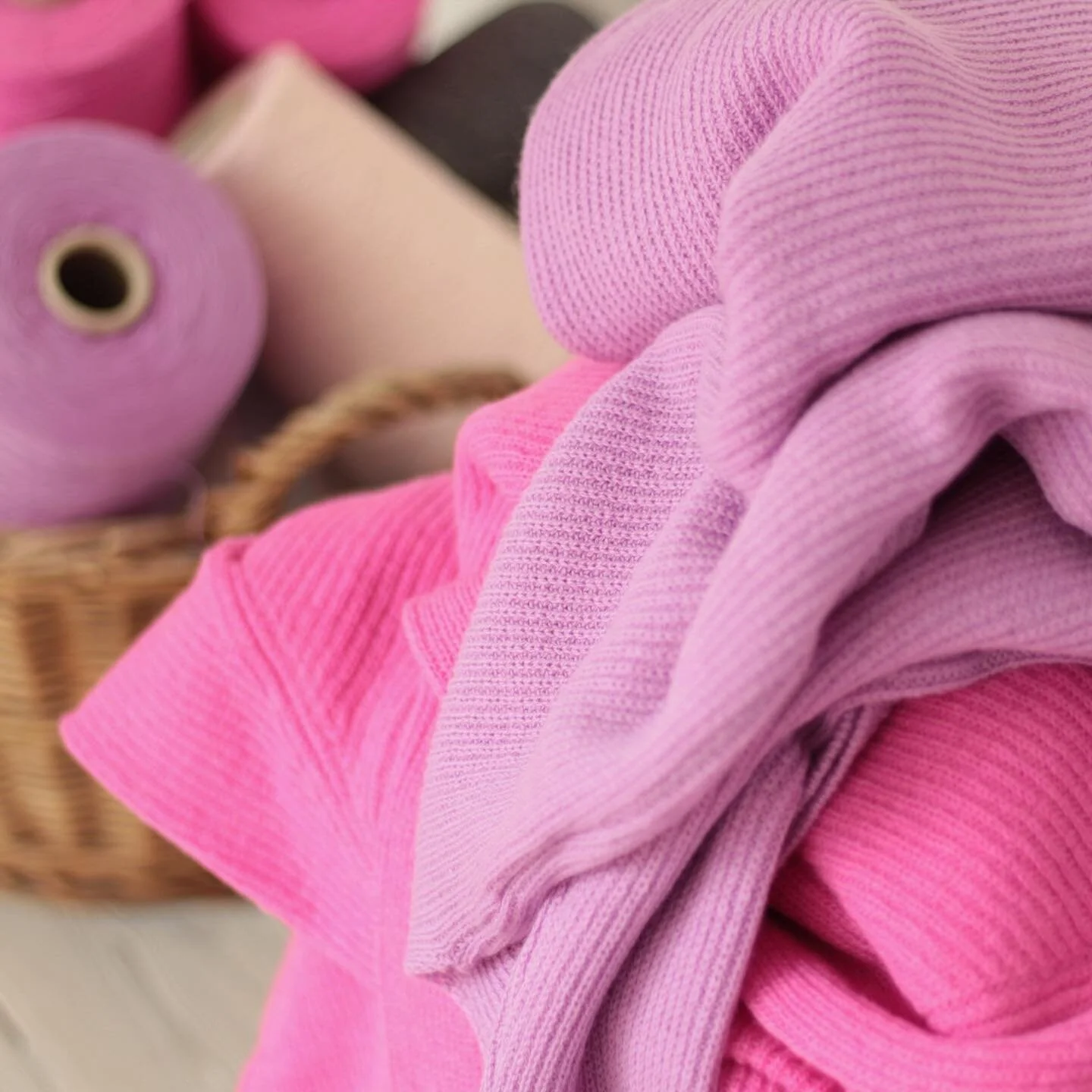 Vi strikker os ind i 2022 - godt nyt&aring;r alle sammen 🎉💕🪅

#strik #nordicknit #womenfashion #damemode #danskdesign