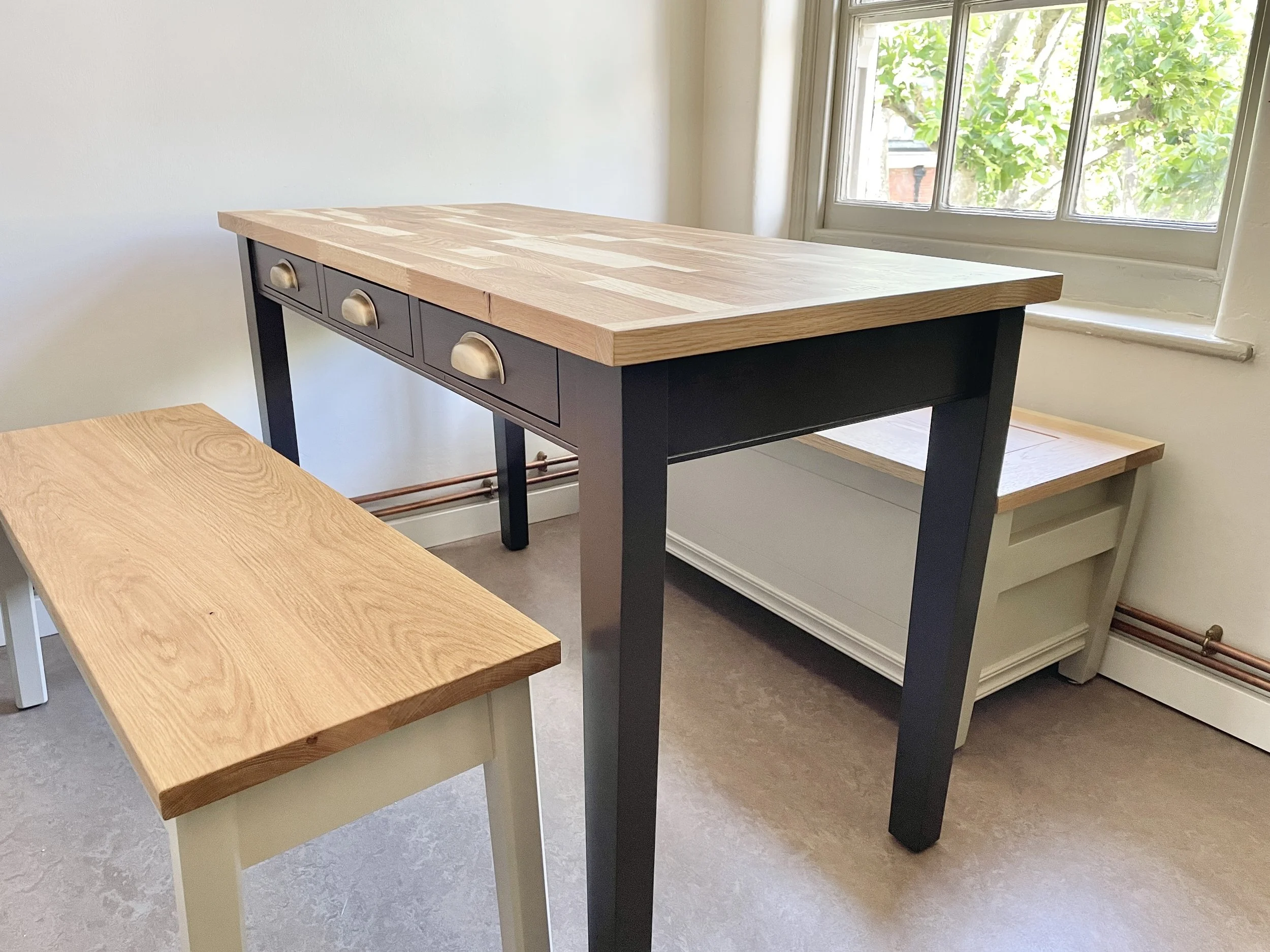  Bench, Table &amp; Chest 