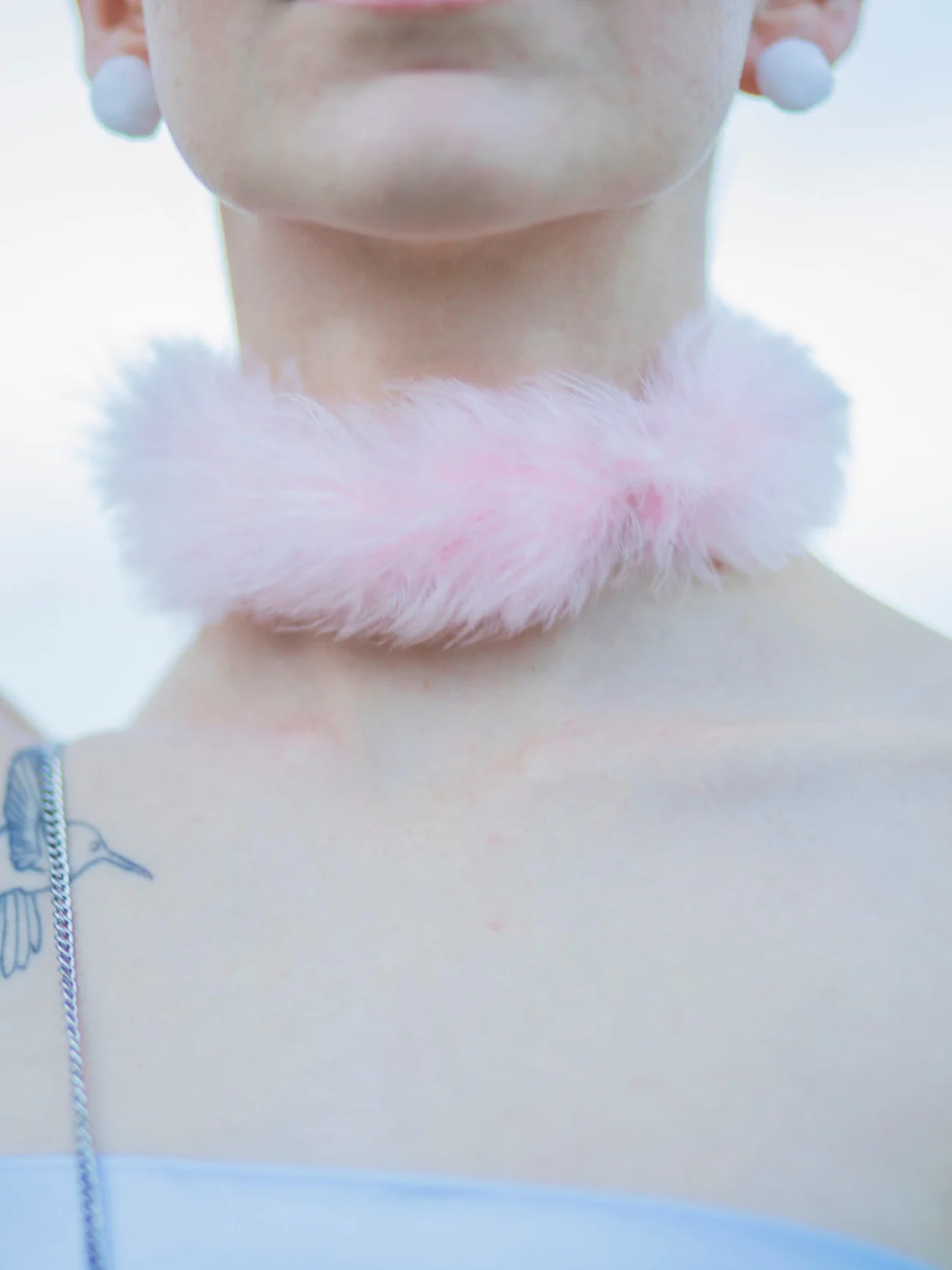 Fluffy, choker necklace