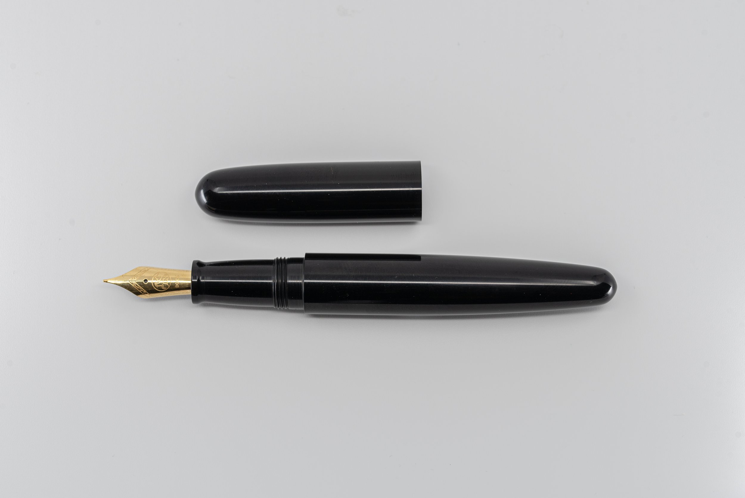 Clyde pen company veetwo classic black ebonite fountain pen 8.jpg