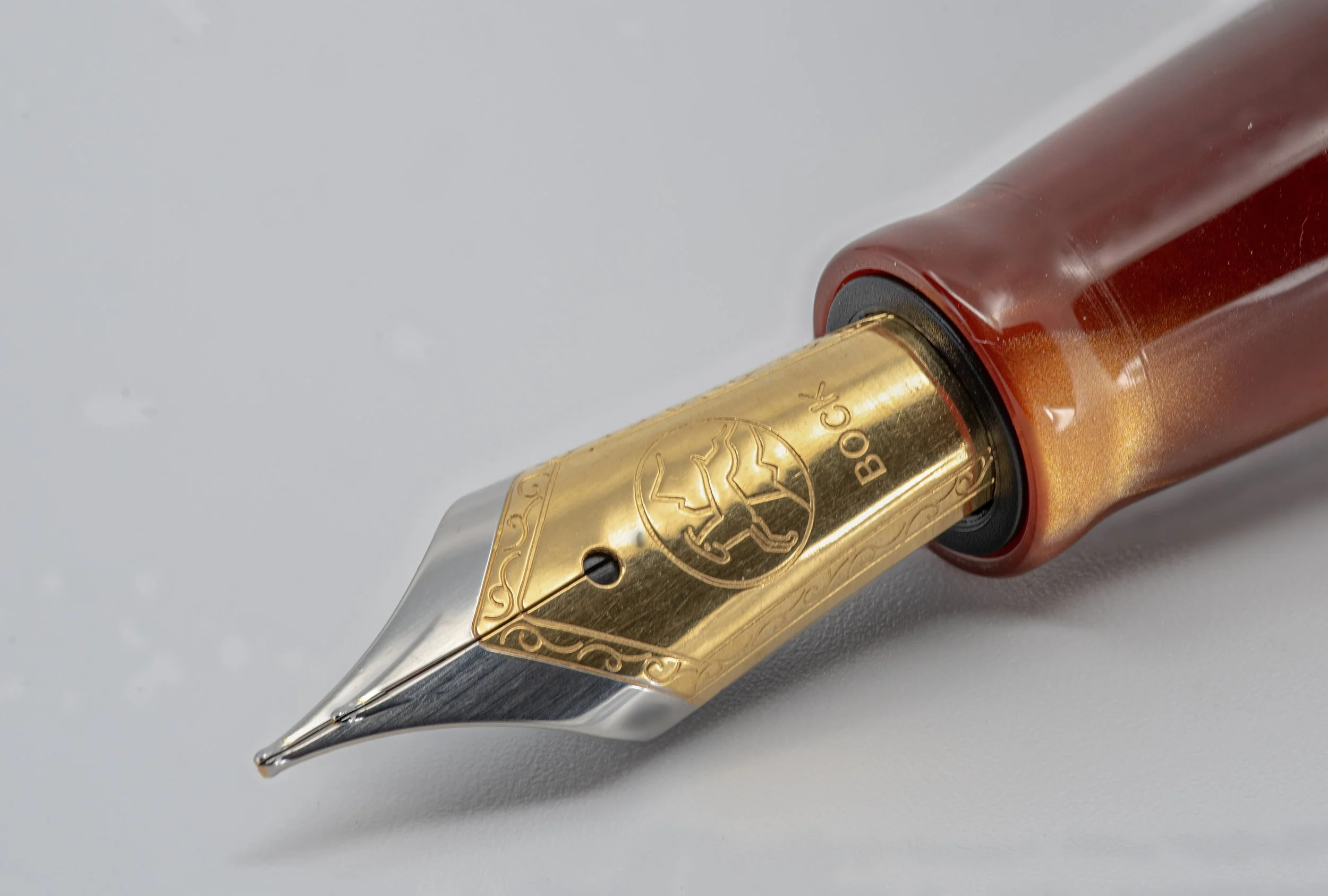 Veetwo slim copper pearl fountain pen2.jpg