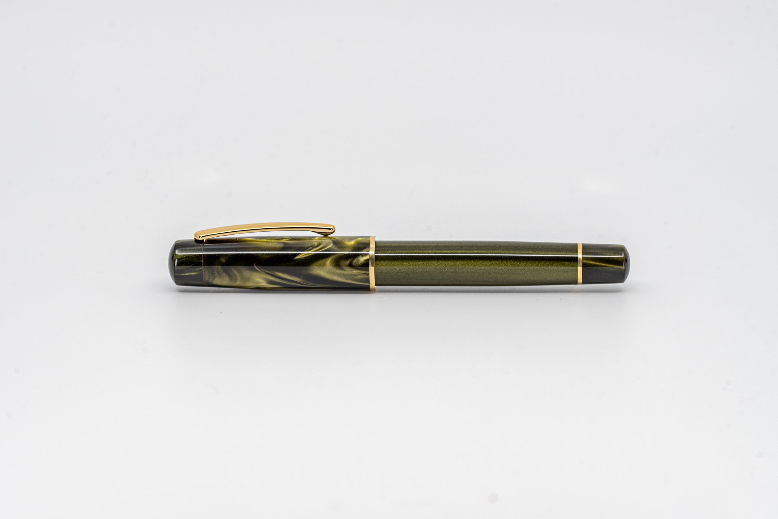 Clyde pen company Traditional green venom fountain pen5.jpg