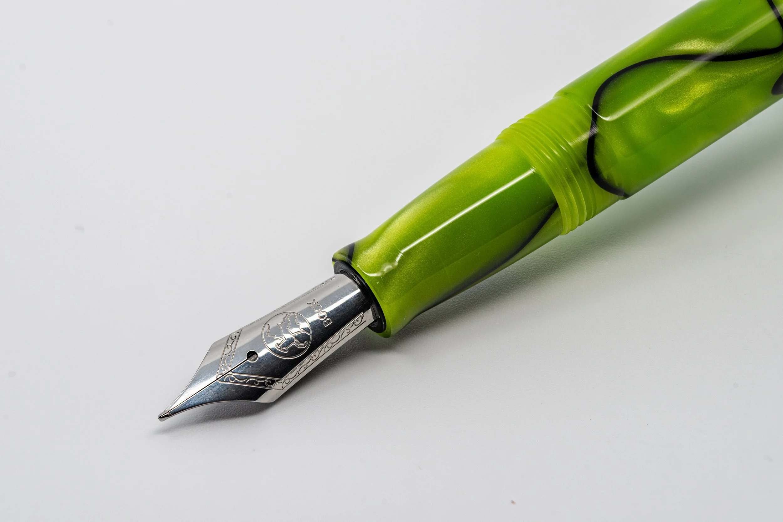 Clyde pen company  toxic green  fountain pen1.jpg