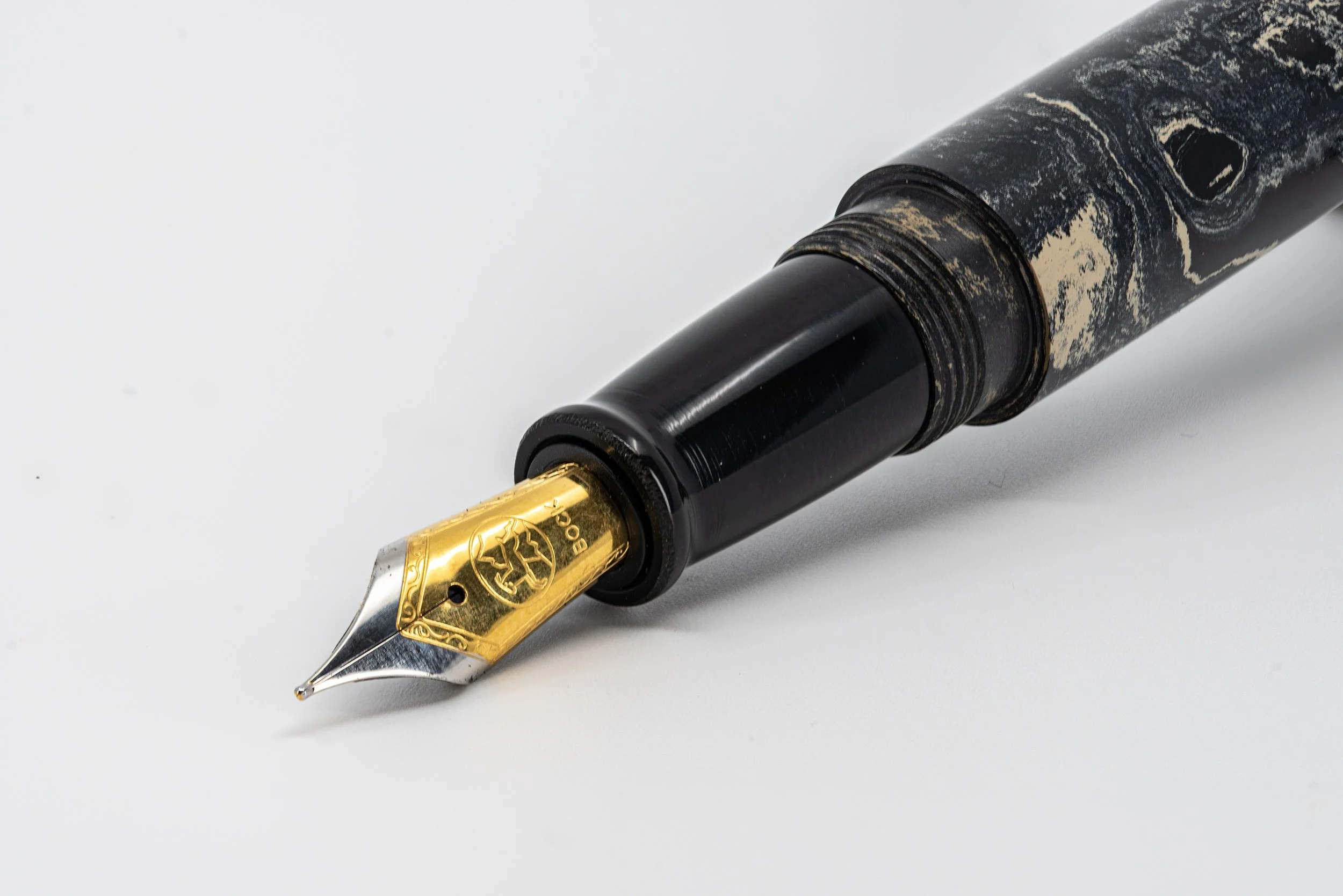Clyde pen company Cream black Ebonite veetwo clipped foiuntain pen2.jpg