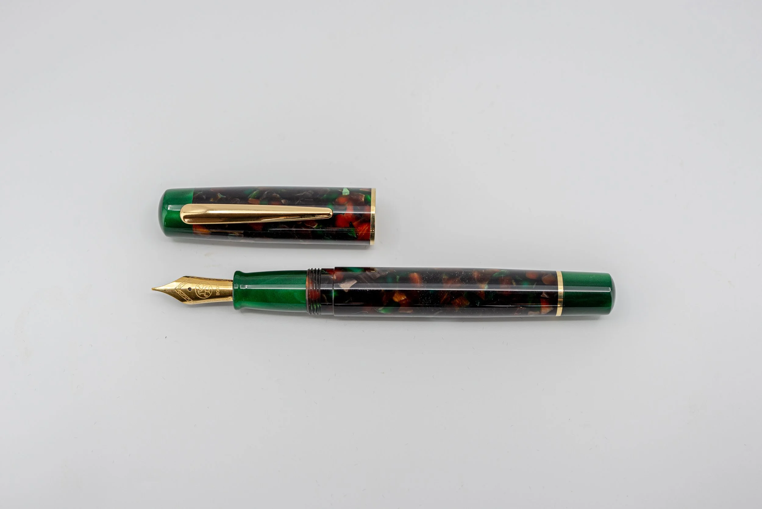 Clyde pen company Traditional Bracken and green fountain pen 1.jpg