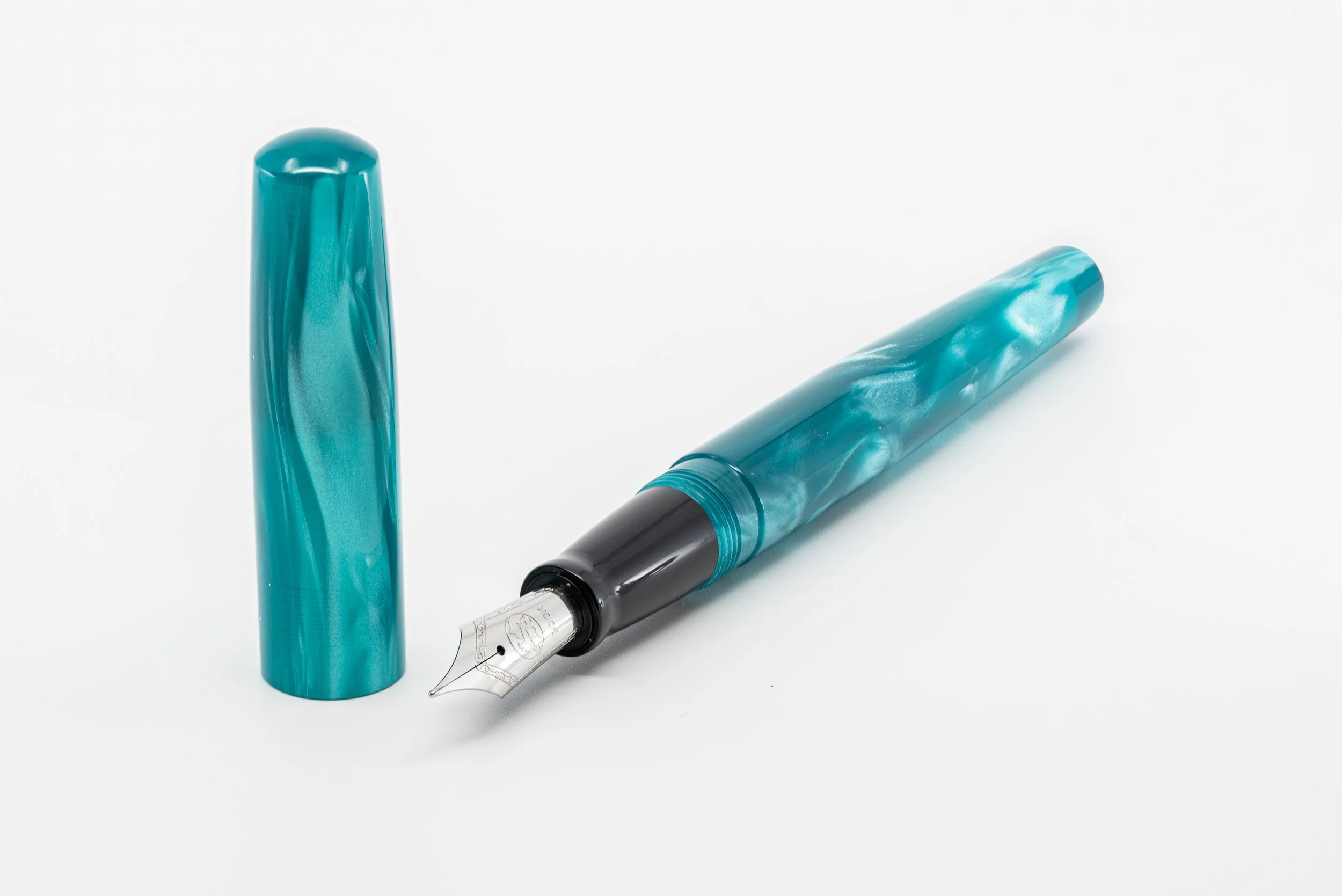 Clyde pen company teal pearl   fountain pen3.jpg