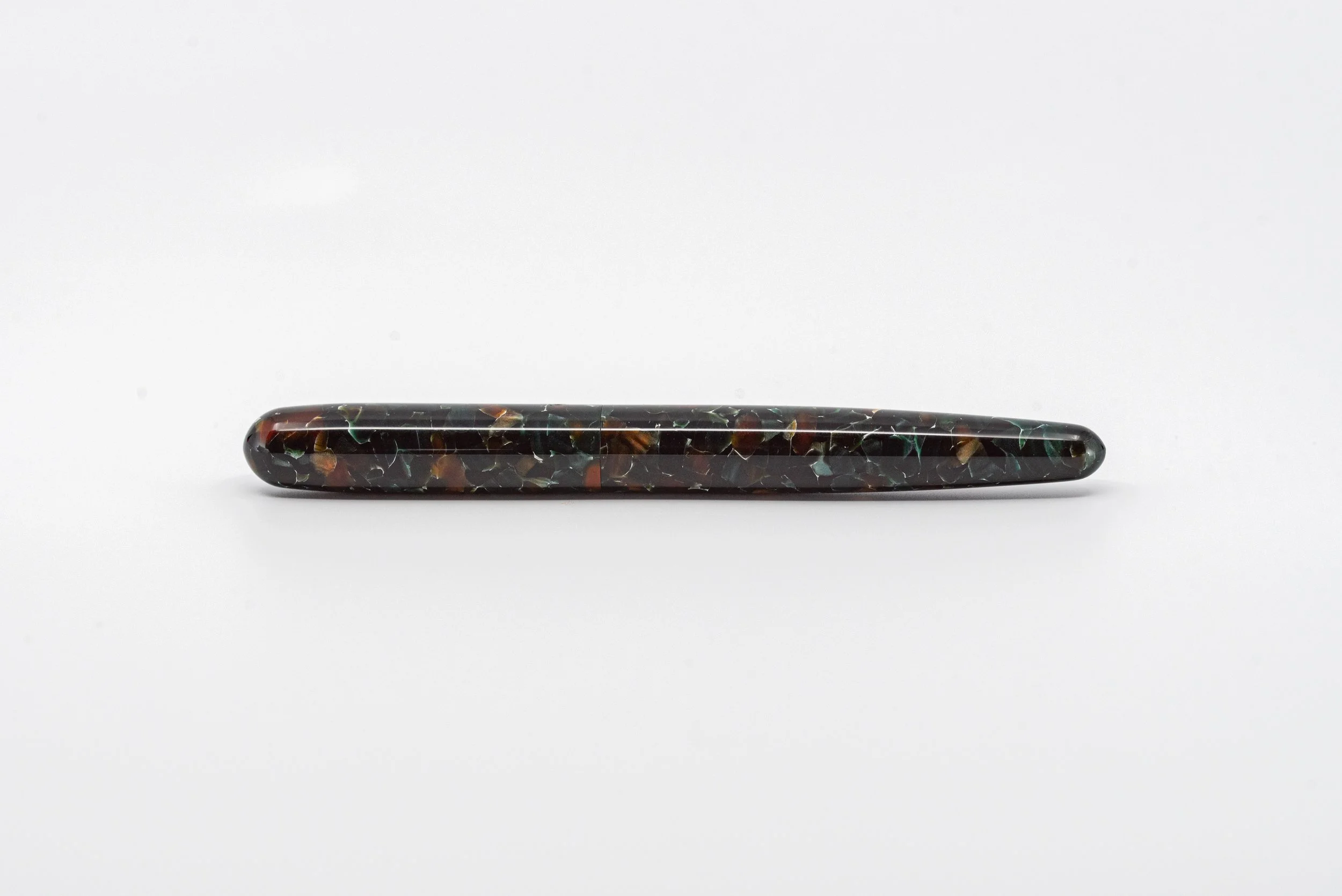 Clyde pen company CS Pistachio kelp fountain pen4.jpg