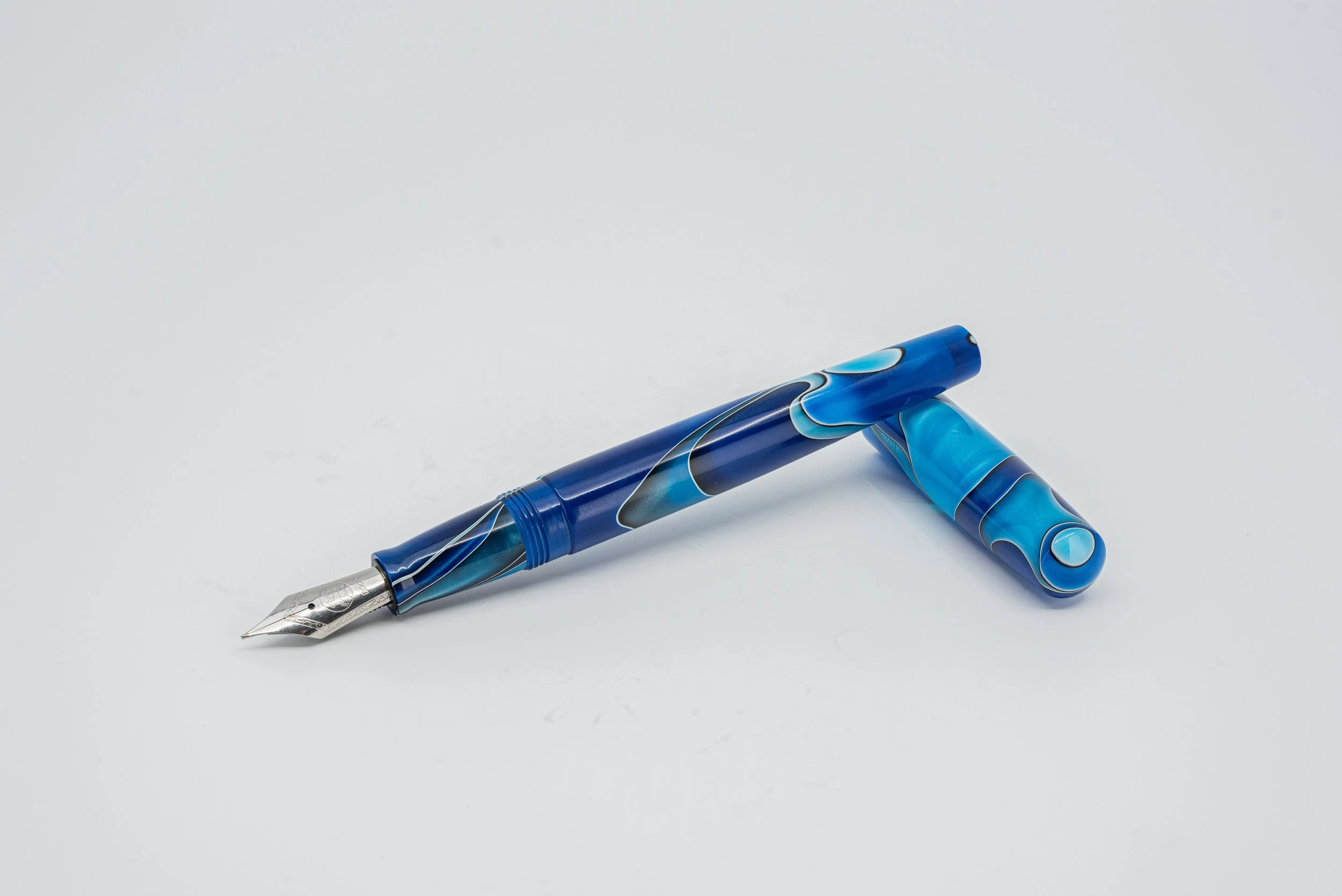 Clyde pen company Omni slim Antarctica fountain pen 2.jpg