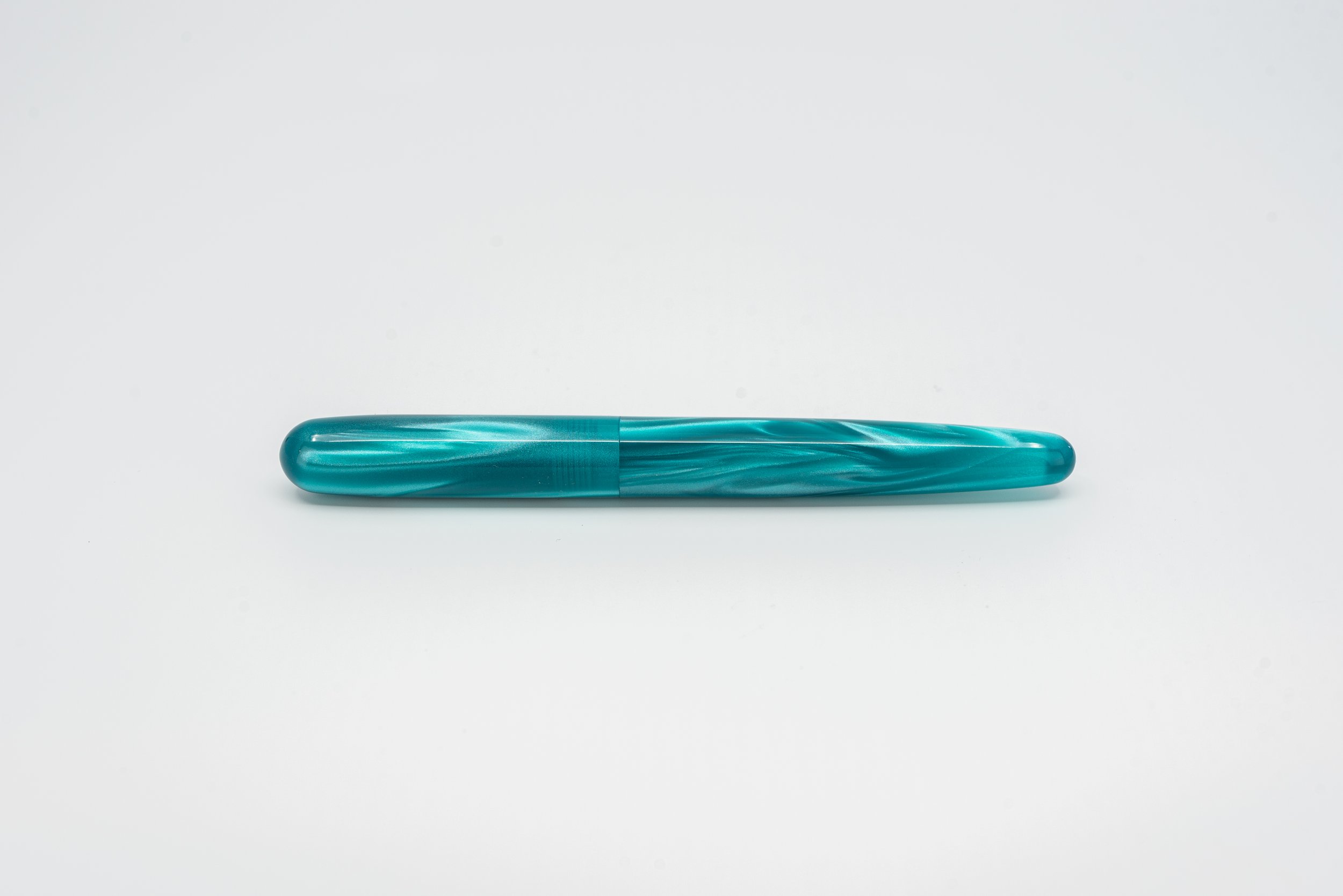 Clyde pen company Veetwo slim Teal fountain pen 5.jpg