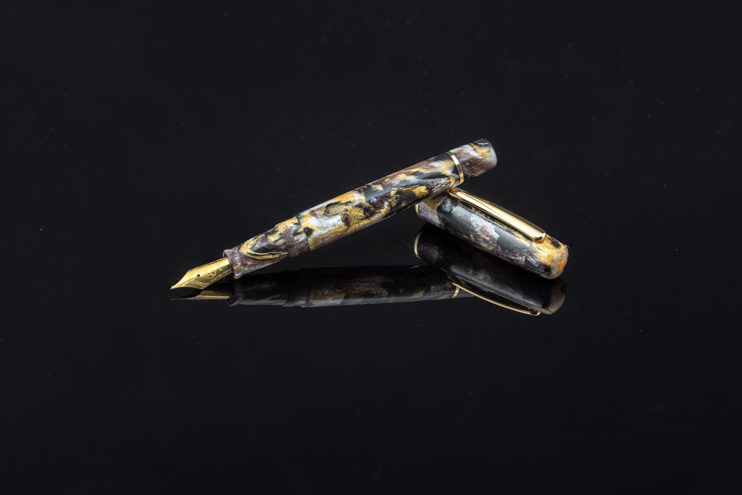 Fountain-Pen-Conway Stewart Metallurgy -1-1.jpg