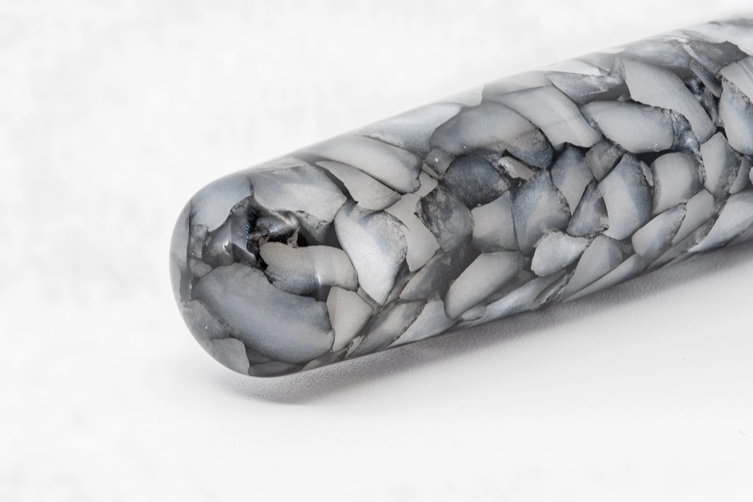 Clyde pen company Crush black  fountain pen2.jpg